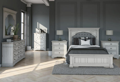 Steve Silver Company Highland Park 83.5" x 90" Farmhouse Wood & Fabric Upholstered Panel King Bed with Button Tufted Headboard, Low Vertical Planked Inset Panel Footboard, in Rustic Ivory Finish Steve Silver