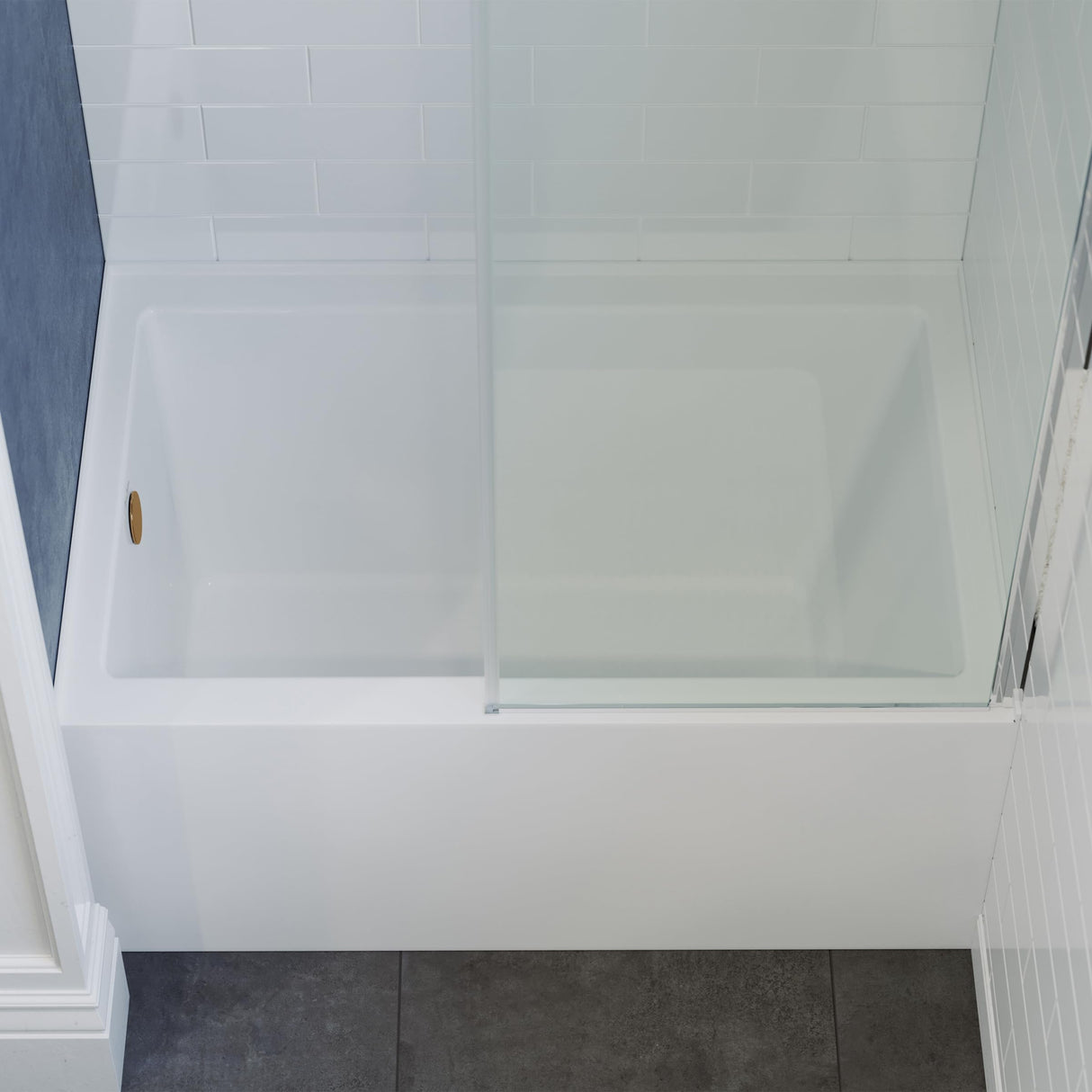 Swiss Madison Well Made Forever Voltaire 48"x32" Acrylic White, Alcove, Left Hand Drain, Apron Bathtub Swiss Madison