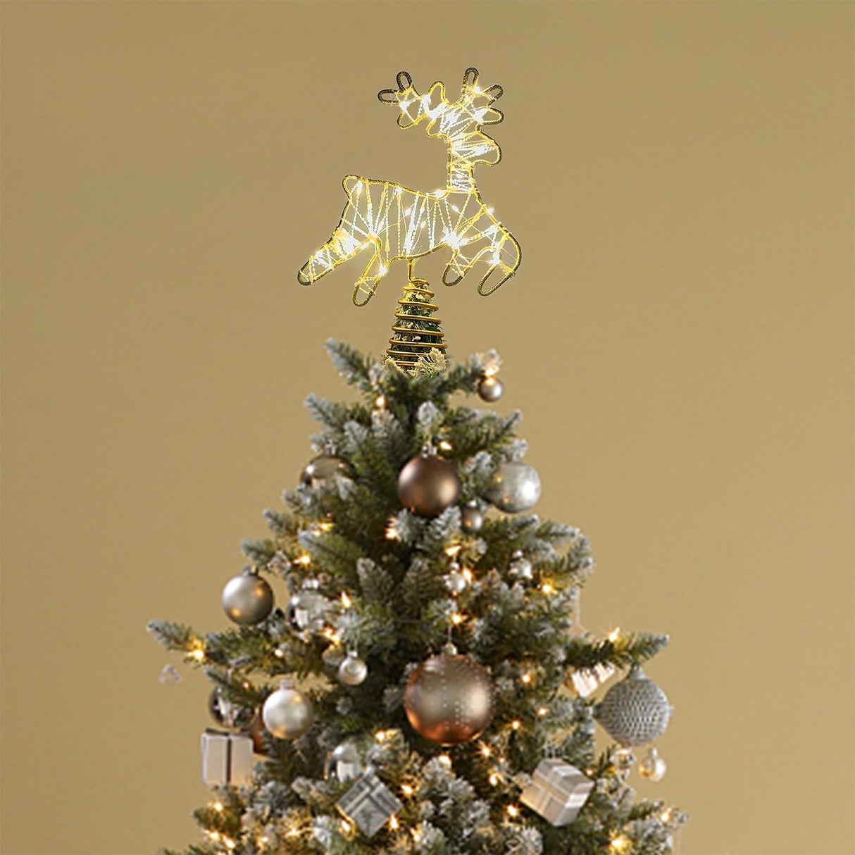 Juegoal Lighted Reindeer Christmas Tree Topper, Metal Xmas Glitter Elk Treetop Ornaments with 30 LED Warm White Lights, Battery Powered Light up 2D Deer Christmas Tree Decorations, Golden Juegoal
