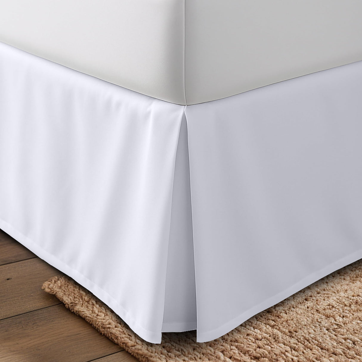 Utopia Bedding Queen Bed Skirt - Soft Quadruple Pleated Ruffle - Easy Fit with 16 Inch Tailored Drop - Hotel Quality, Shrinkage and Fade Resistant (Queen, White) Utopia Bedding