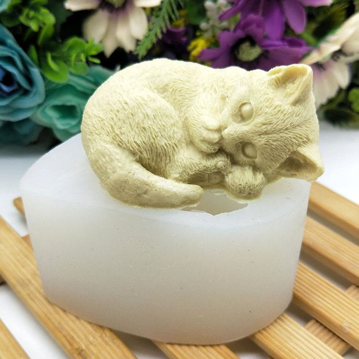 Sleepy Cat Resin Mold - Resin Casting Silicone Molds for Home Decor & Candle Making Wave Spiral Mold ESEDAGE