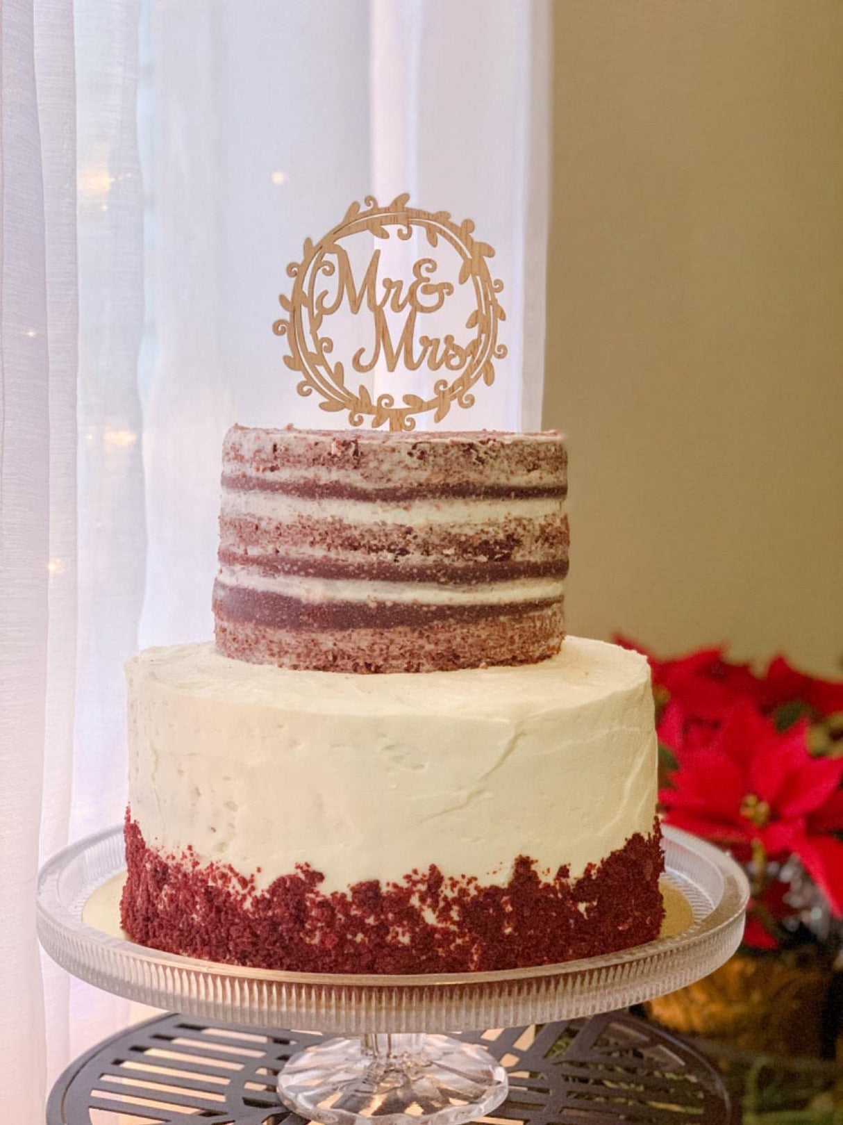 yueton Mr & Mrs Wooden Cake Topper, Chic Rustic Style Wedding Engagement Cake Topper, Mr and Mrs Wreath Cake Decoration, Wedding Anniversary Party Supplies - with a Gift Box yueton