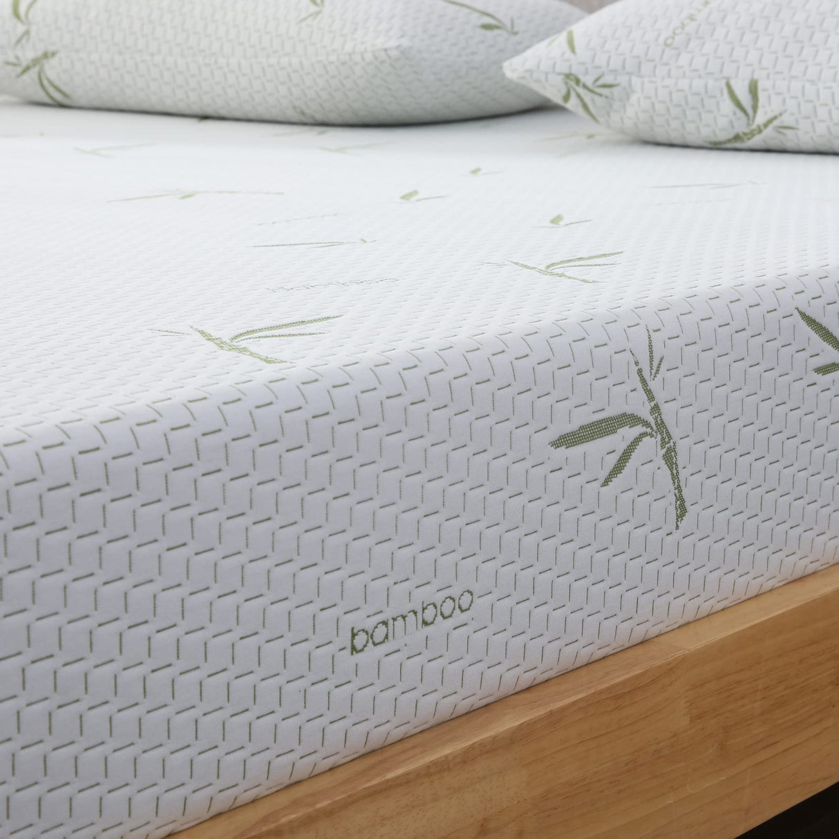 IULULU Queen Mattress in a Box, 8 Inch Memory Foam Mattress with Breathable Bamboo Cover, Green Tea Queen Size Mattress Made in USA for Cool Sleep, Medium Firm, CertiPUR-US Certified White IULULU