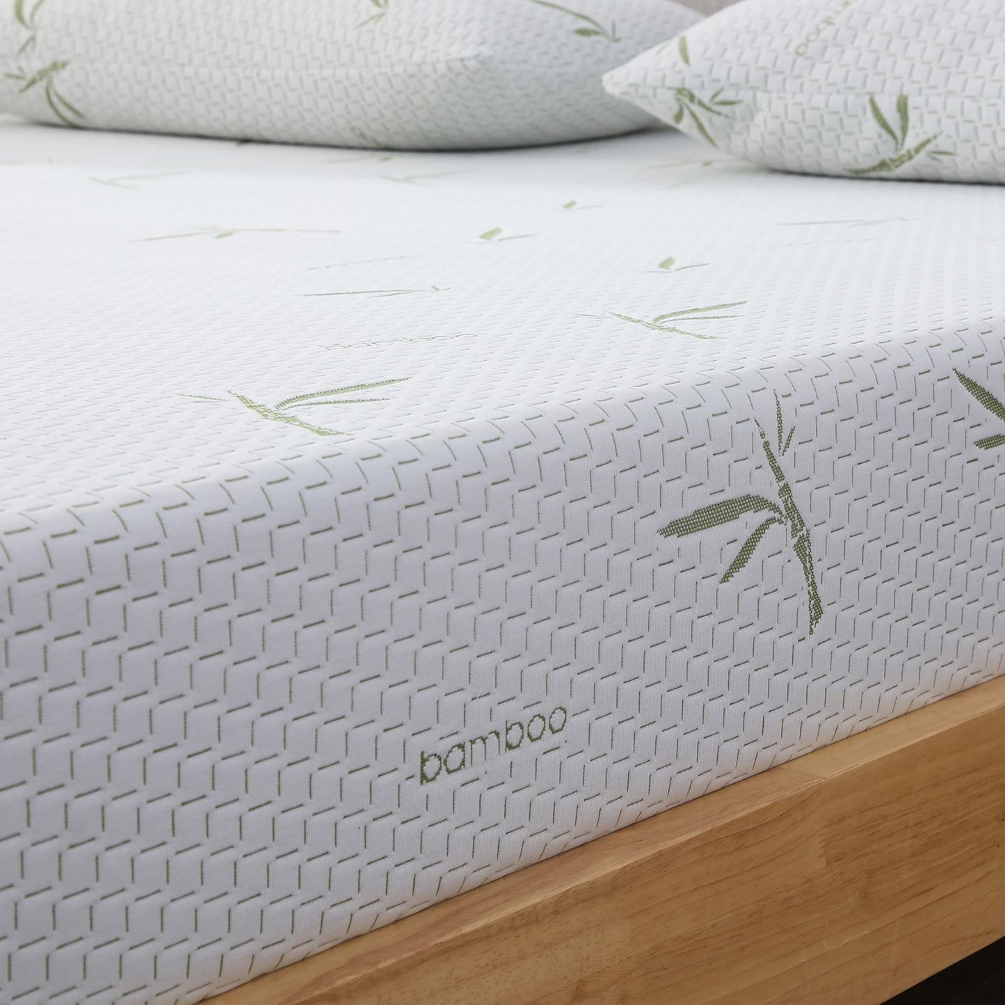 IULULU Queen Mattress in a Box, 8 Inch Memory Foam Mattress with Breathable Bamboo Cover, Green Tea Queen Size Mattress Made in USA for Cool Sleep, Medium Firm, CertiPUR-US Certified White