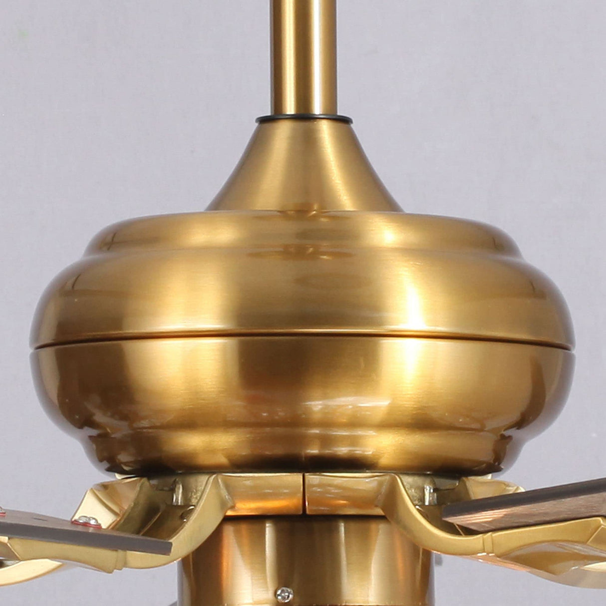 Gold Ceiling Fans with Lights and Remote, 52 Inch Ceiling Fan for Bedroom Living Room, Crystal Chandelier Outdoor Ceiling Fans with LED Light, Reversible 5 Blades, Ventilador de Techo con Luz Parrot Uncle