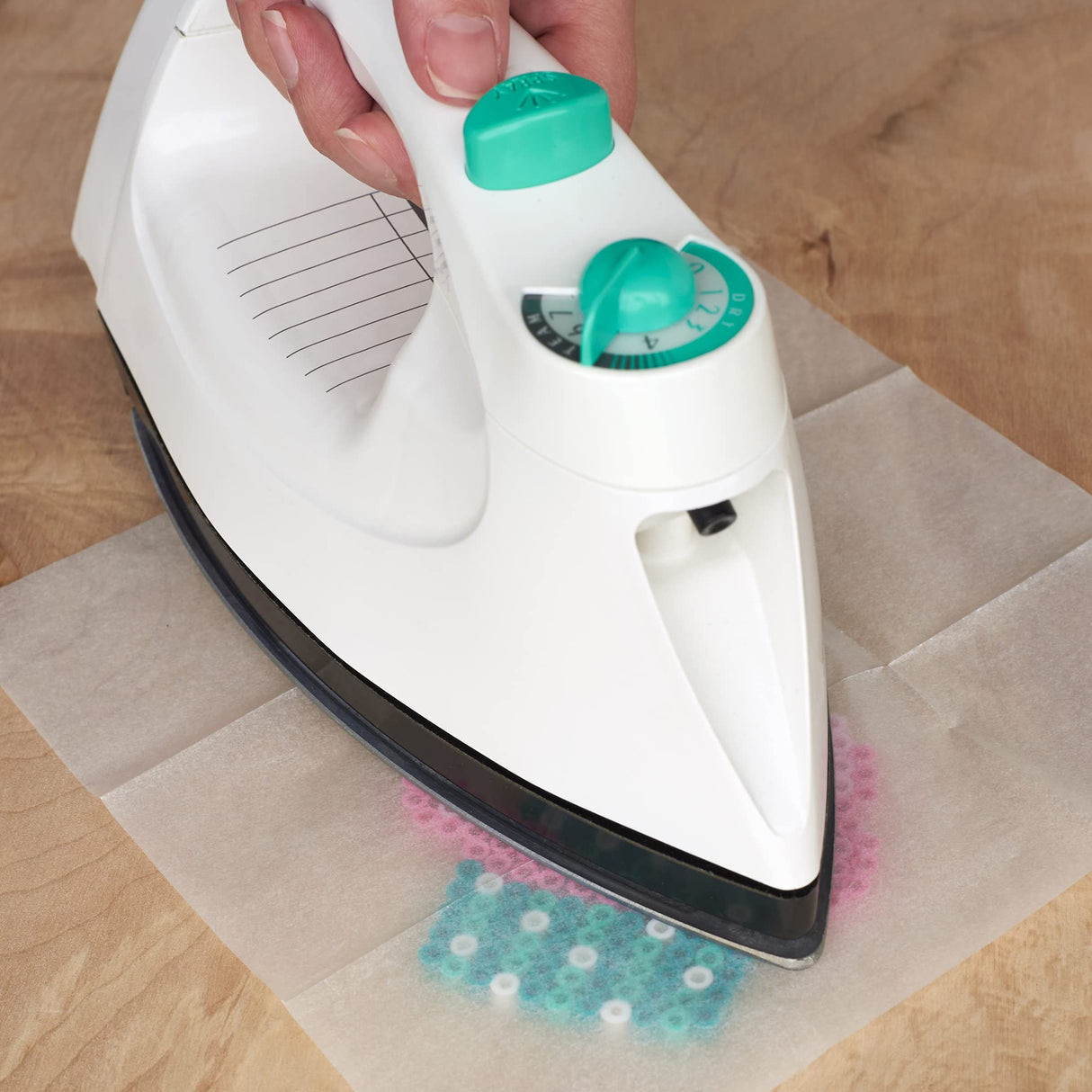 Perler Christmas Fuse Bead Craft Kit with 13 Patterns, Multicolor, Small, 2005 Piece Perler