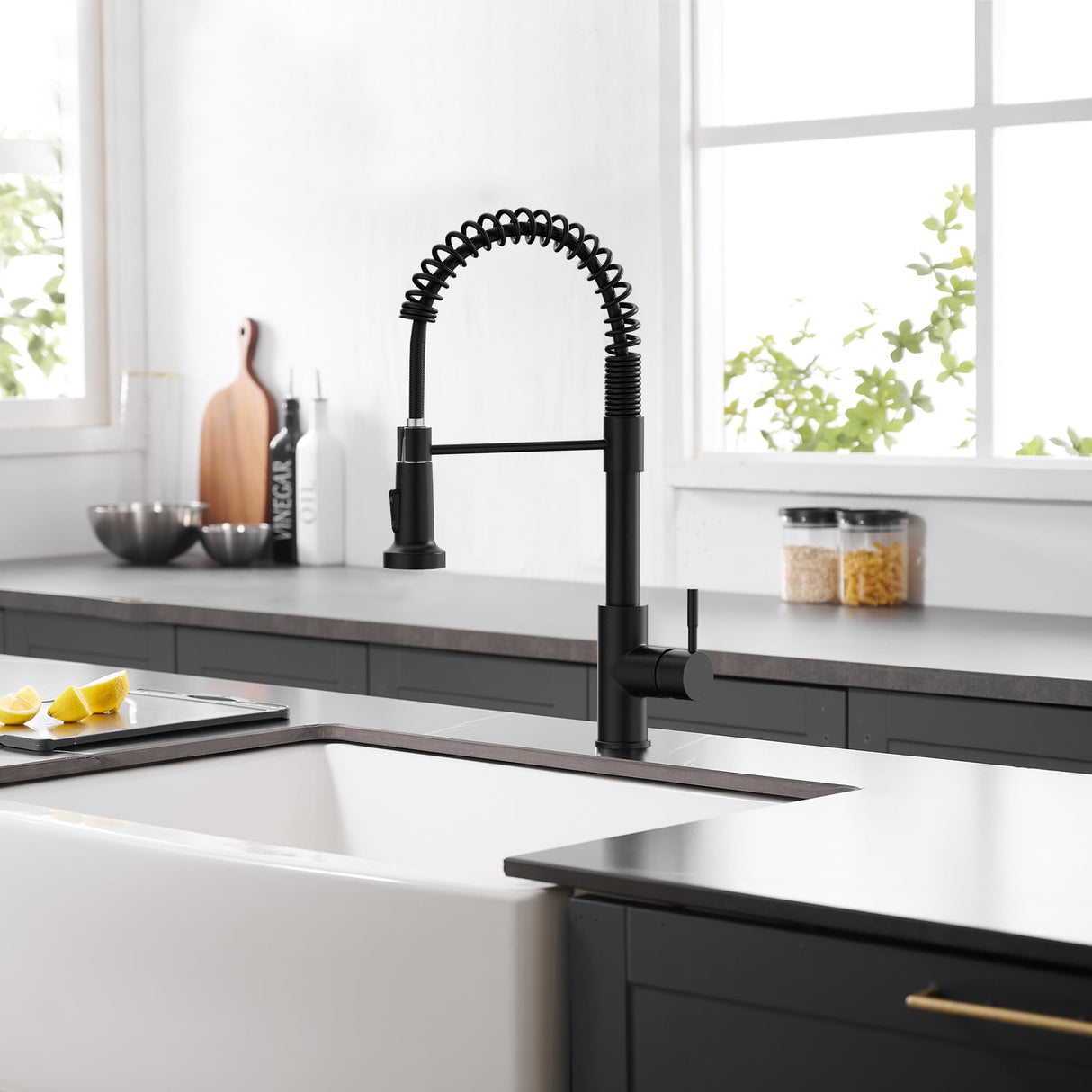 GIMILI Black Kitchen Faucet with Pull Down Sprayer Commercial Single Handle Lever Spring Kitchen Sink Faucet GIMILI