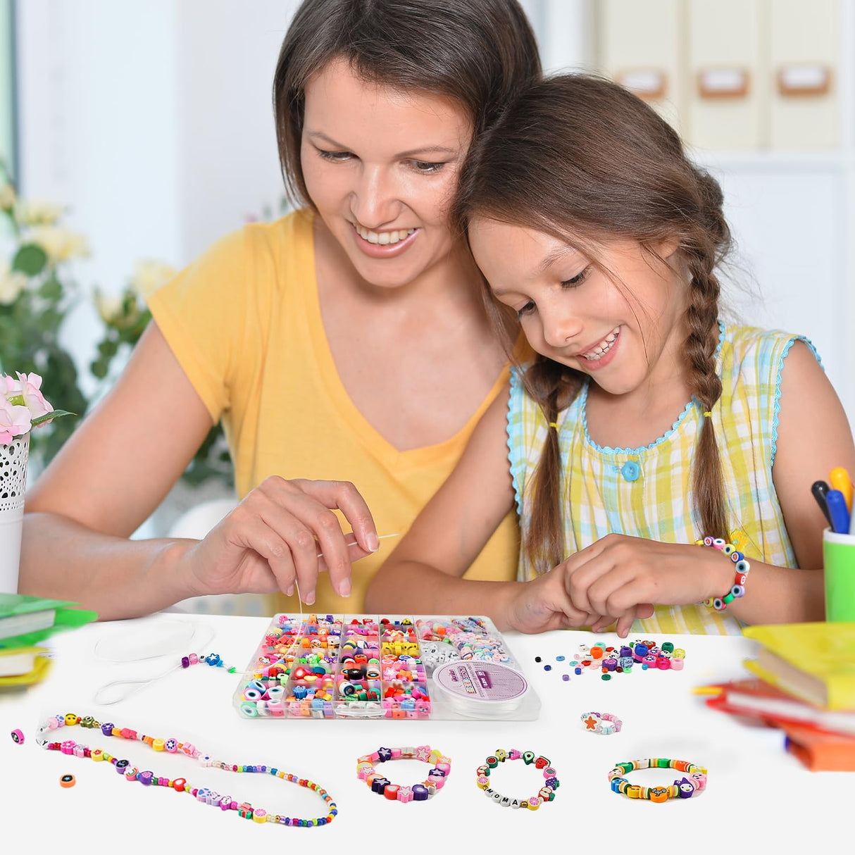 Gionlion 1000PCS Polymer Clay Beads Bracelet Making kit, 24 Style Cute Fun Fruit Flower Rainbow Butterfly Animal Heart Star Beads Charms for Jewelry Necklace Making Gift for Girls Kids Gionlion