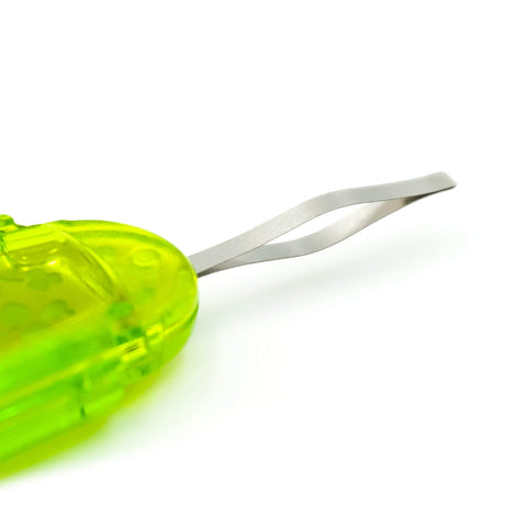 Clover 8611 Needle Threader for Embroidery Needles-Apple Green Clover