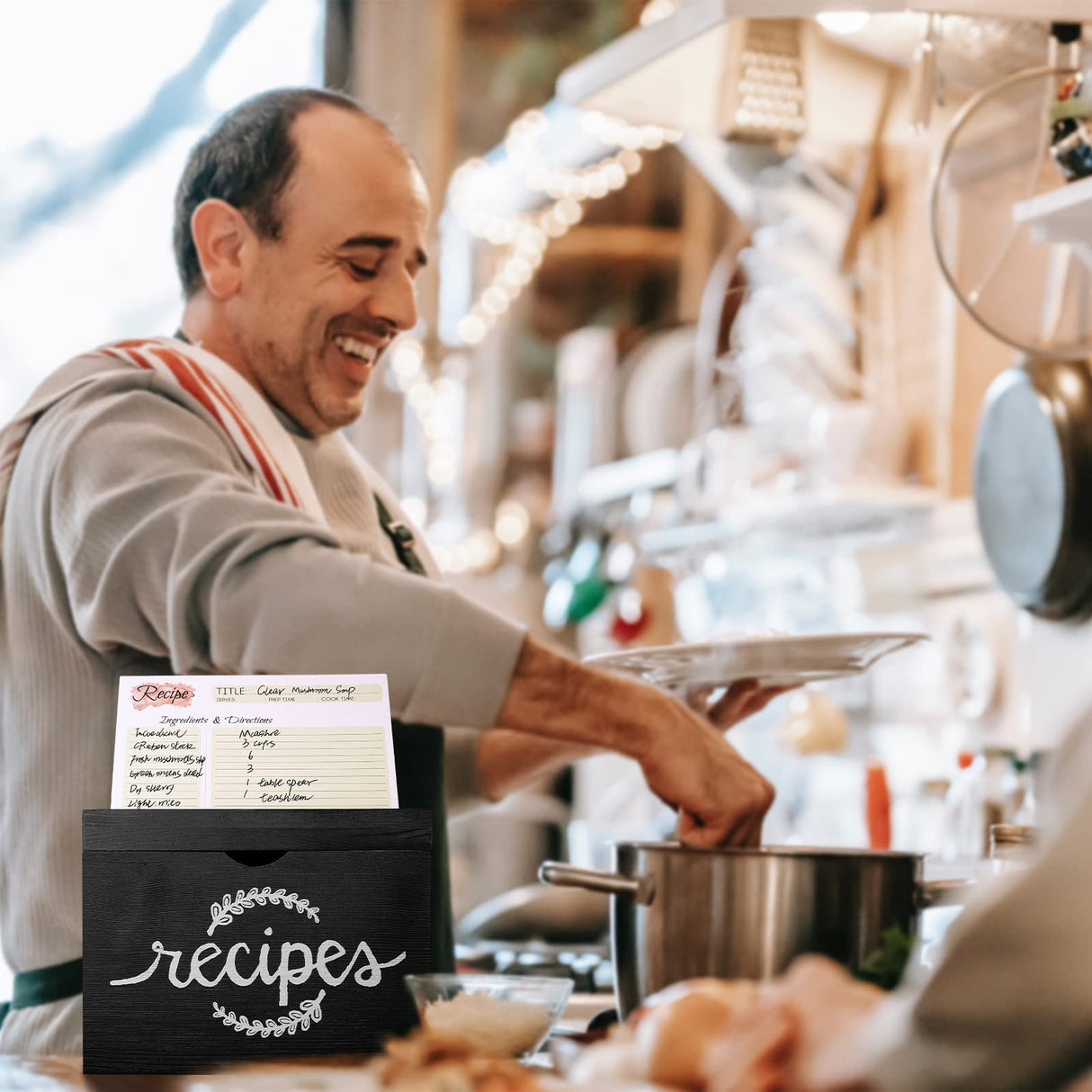 Recipe Cards and Box Set, Wood Recipe Card Box, Farmhouse Recipe Organizer for Kitchen Counter, Rustic Recipe Holder with 4x6 Inches Recipe Cards, Great Gift for Grandma Mom Women Recipe Lovers MISTOD