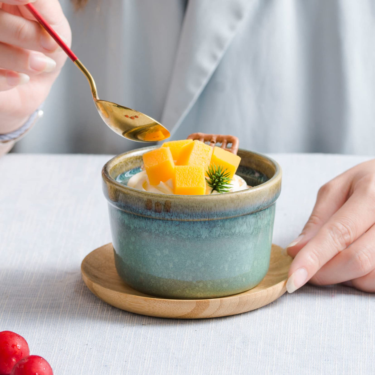 Ramekins 8 oz Oven Safe for Creme Brulee, Souffle Dishes - Ceramic Baking Bowls Set of 4 for Pudding Cups, Custard, Ice Cream, Dips and Appetizers - Light Green HENXFEN LEAD