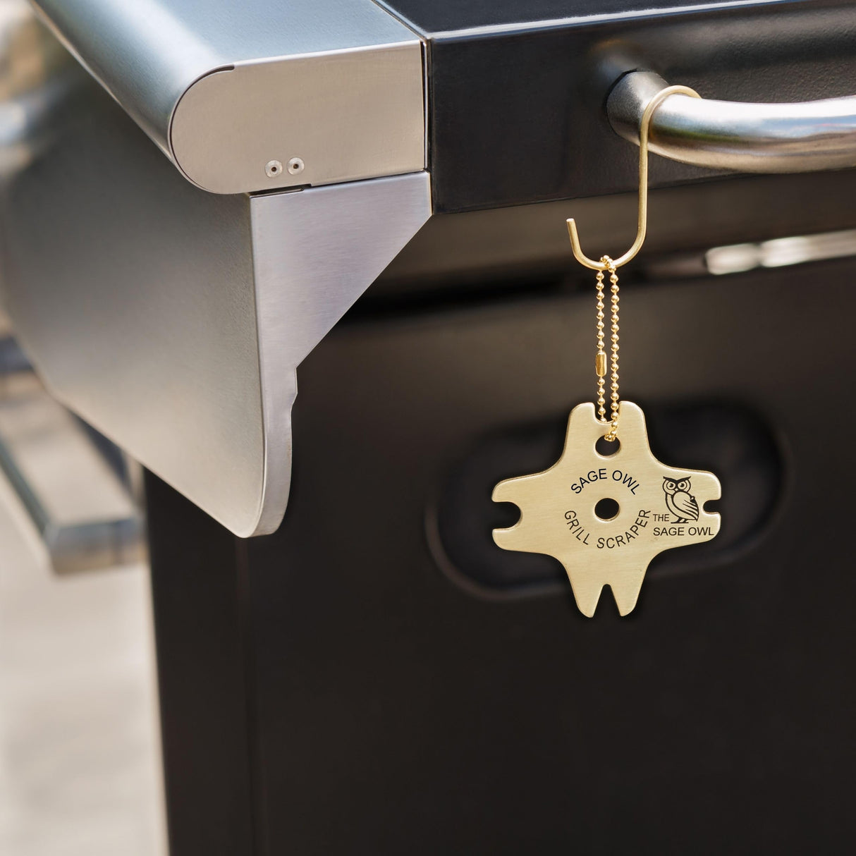 Sage Owl Bristle-Free Brass BBQ Grill Scraper – Safe Grill Cleaner for Outdoor Grills, Porcelain Grates, Smoker Accessories, Cooking Gadgets, and Barbecue Grilling Tools – Small Gifts for Dad The Sage Owl