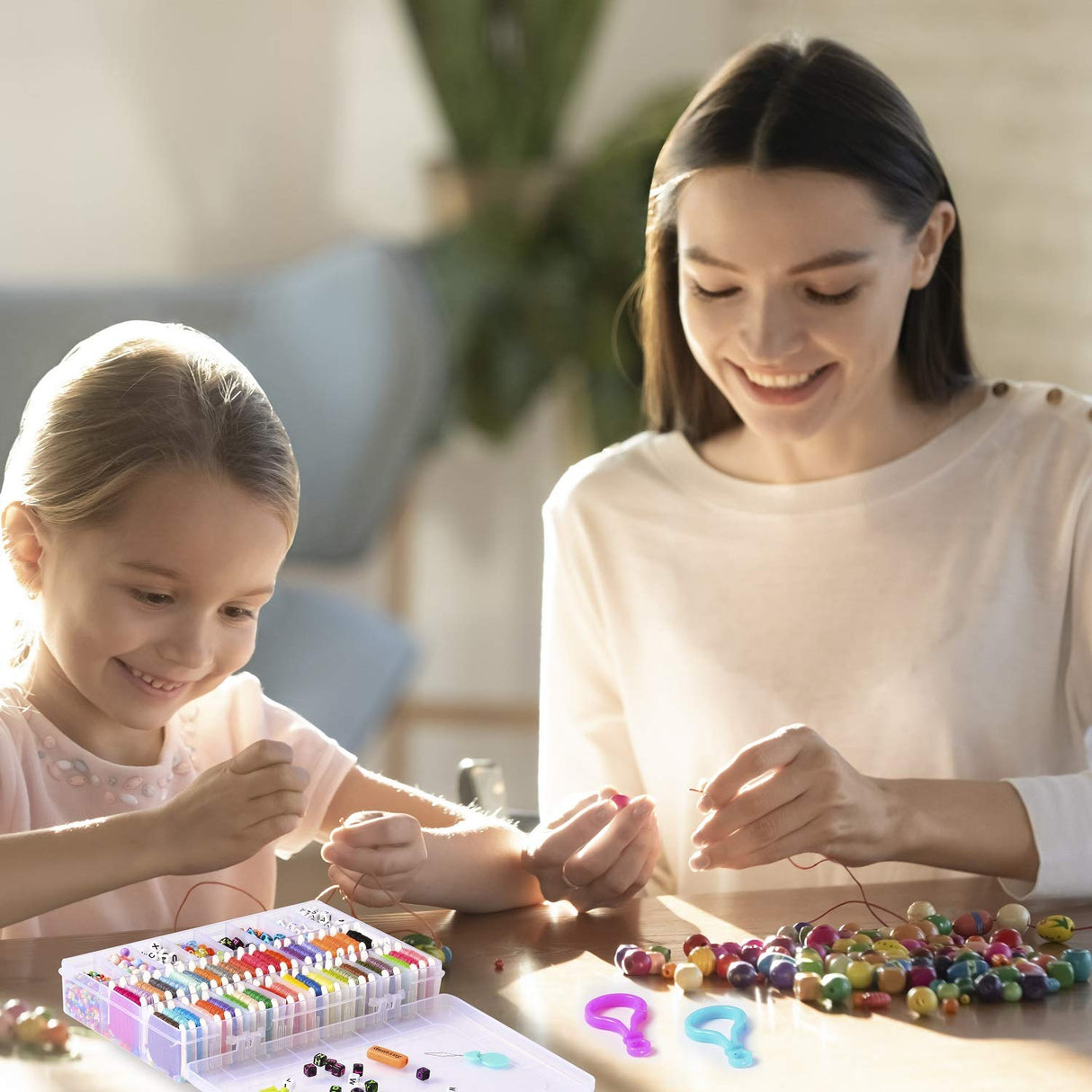 Peirich Friendship Bracelet Making Beads Kit, Letter Beads,22 Multi-Color Embroidery Floss Over 1900 pcs A-Z Alphabet Beads Beads Bracelets String Kit for Jewelry Making Christmas Birthday Gifts Peirich