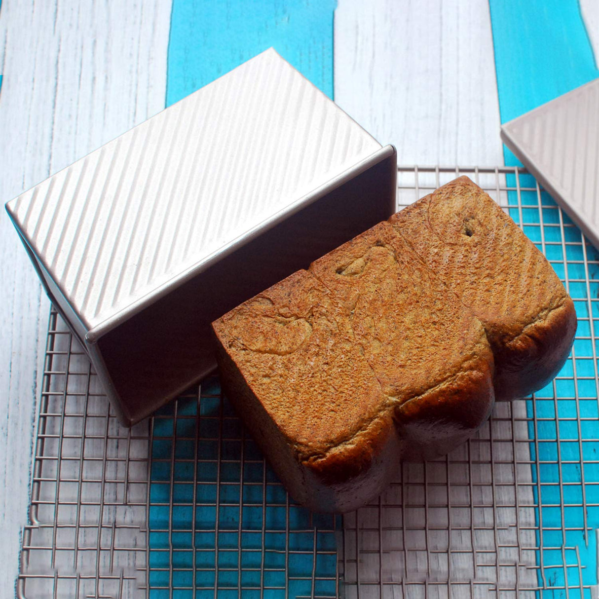 CHEFMADE Loaf Pan with Lid, Non-Stick Bread Pan Bakeware Durable Carbon Steel Bread Toast Mold with Cover for Baking Bread Tin for Homemade Cakes, Breads and Meatloaf CHEFMADE