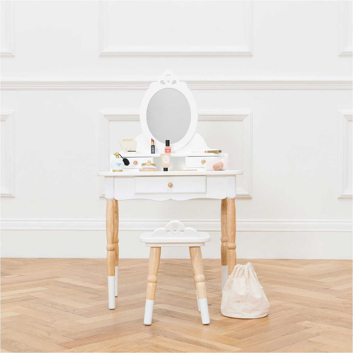 Le Toy Van - Wooden Vanity Table with Vanity Mirror and Vanity Chair - Bedroom Furniture - Victorian Style Oval Dressing Table Mirror - Desk with Le Toy Van