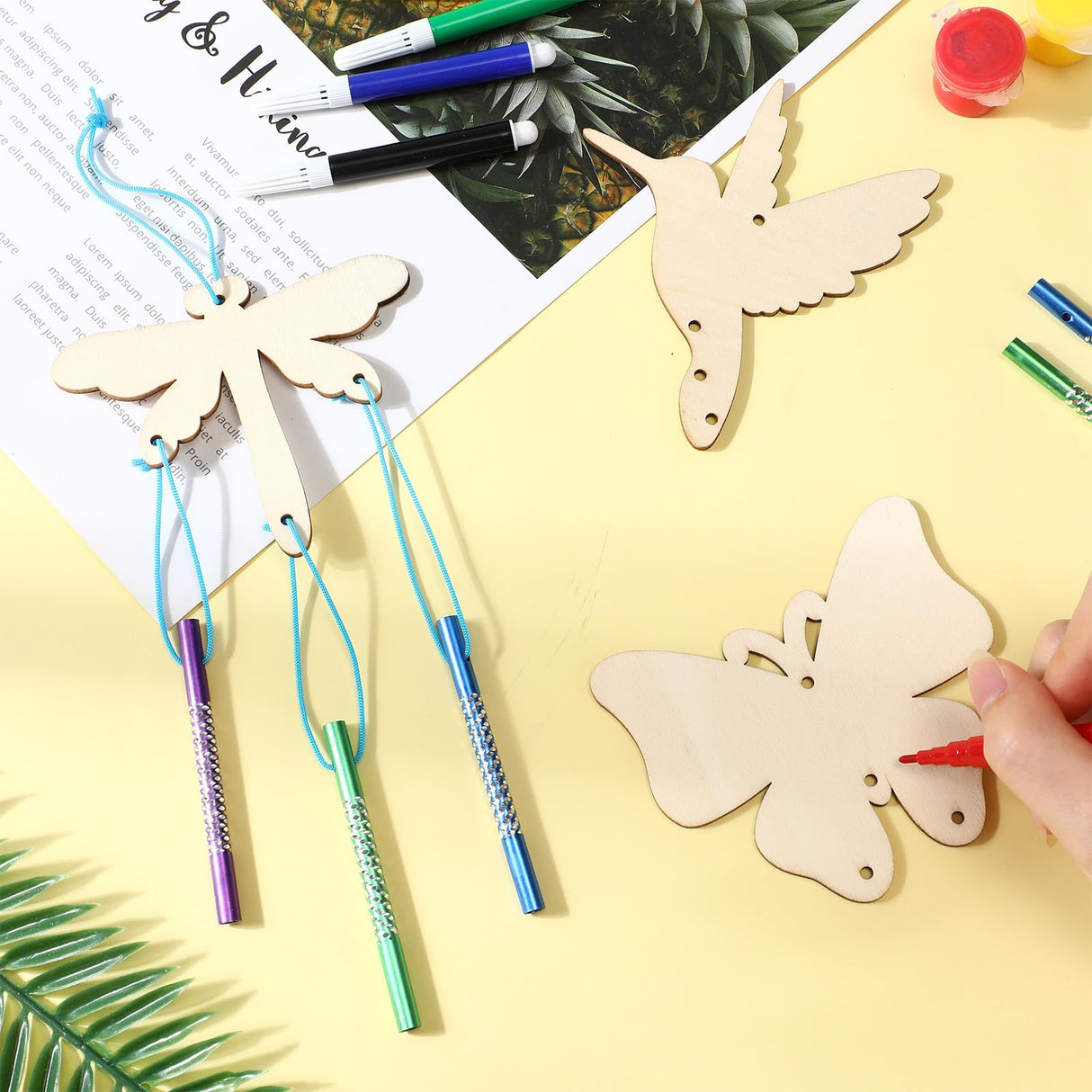 Leinuosen 30 Pcs Wind Chime Kit Hummingbird Wooden Wind Chimes Decorative Butterfly Windchimes Hanging Dragonfly DIY Wind Chimes for Kids Indoor Outdoor Garden Home Patio Party Crafts Decorations Leinuosen