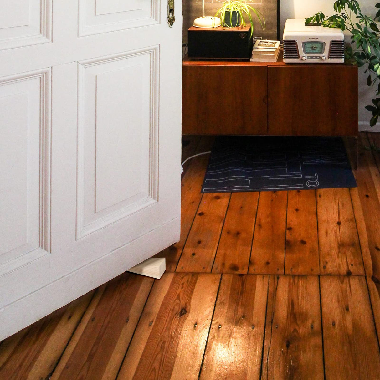 Small Wooden Door Stop Stopper Wedge, 4 Pack Soild Wood Non-Slip Doorstop Wedge with Sturdy and Durable, Security Door Stopper Fit for Bottom of Door On Tile, Concrete, Carpet, Wooden Floor (4 Pack) Homakover