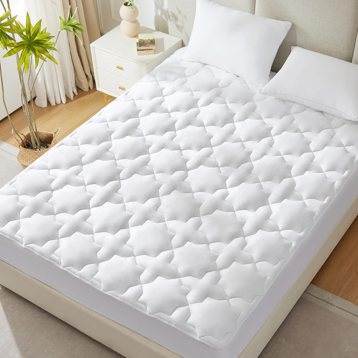 CozyLux King Mattress Pad Cotton Cooling Mattress Cover Deep Pocket Up to 21" Bed Mattress Protector Non Slip Breathable Soft Mattress Topper Thick 450GSM Bed Mattress Topper (78x80) Inches White CozyLux