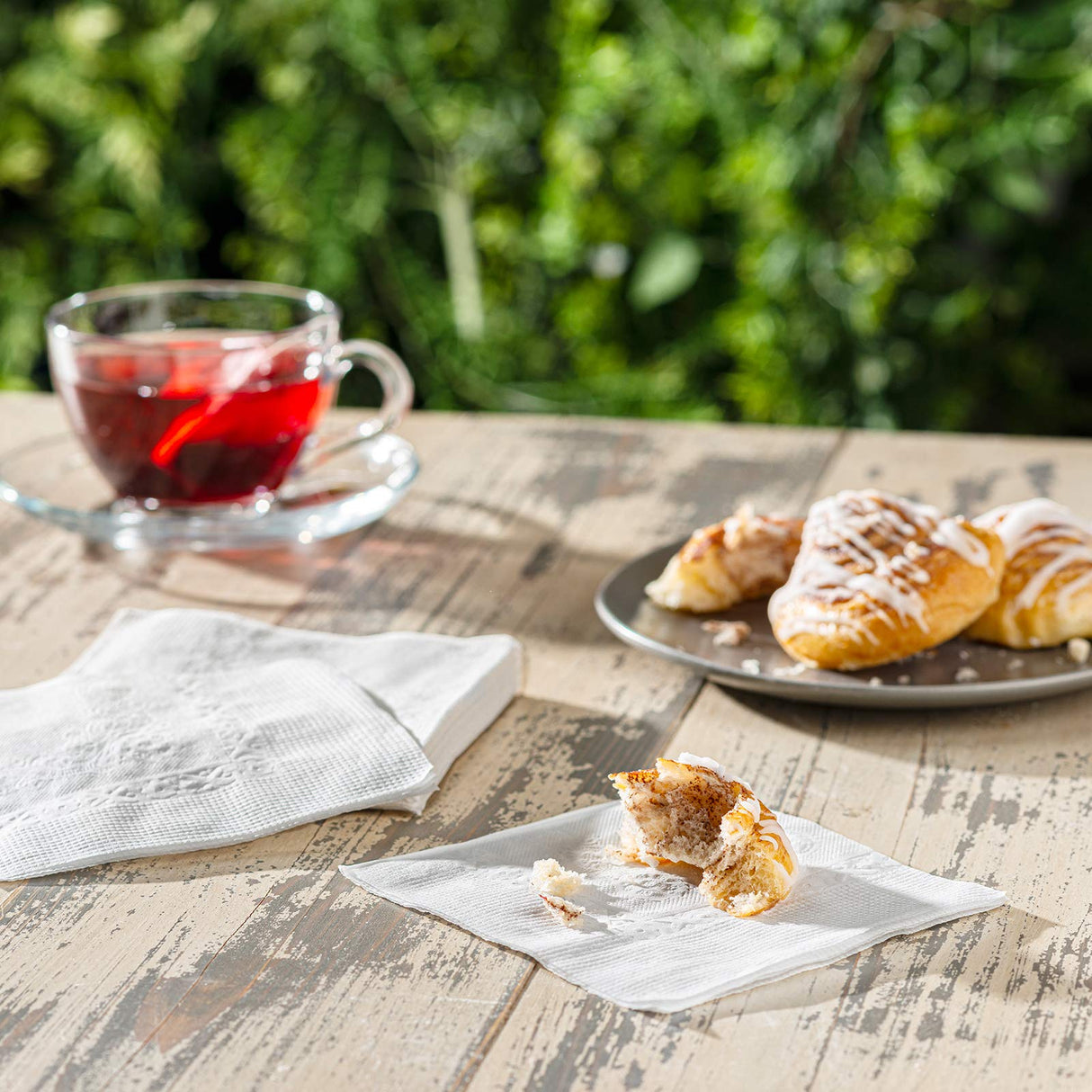 GUSTO [500 Count - 4.5 x 4.5 Folded] White Beverage Napkins - 1-Ply Bulk Cocktail Napkins, Restaurant Bar Paper Napkins and Party Napkins - 9x9 Unfolded (Formerly Comfy Package) GUSTO