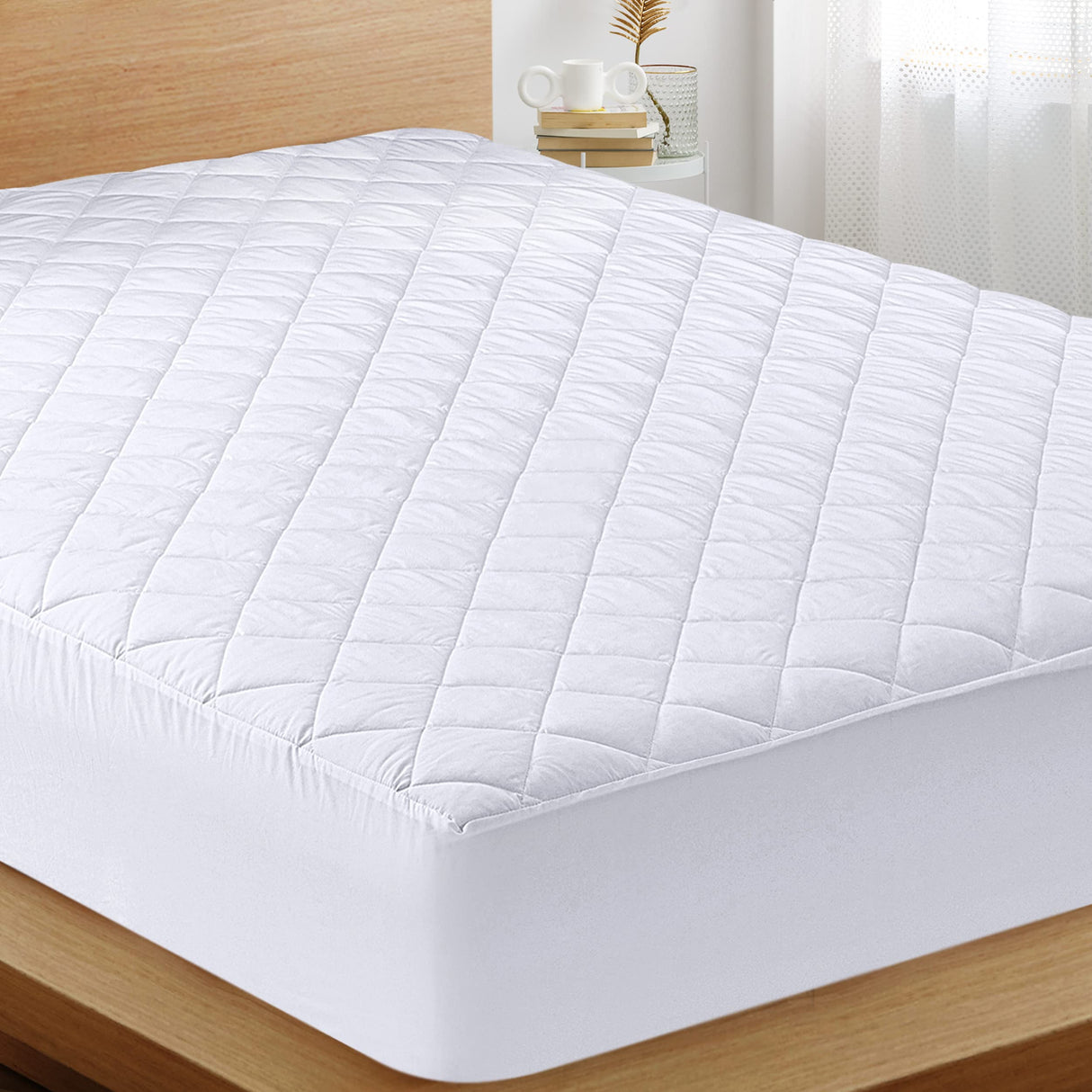 Utopia Bedding Quilted Fitted Mattress Pad, Full Size, Elastic Fitted Mattress Topper Protector and Cover Stretches up to 16 Inches Deep, Machine Washable (White) Utopia Bedding