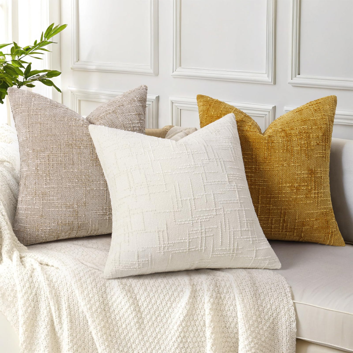 decorUhome Christmas Cream White Chenille Throw Pillow Covers 18x18 Set of 2 Thick Textured Slubby Couch Pillow Covers Farmhouse Accent Modern Neutral Decorative Pillow Cases for Bed Sofa Living Room decorUhome