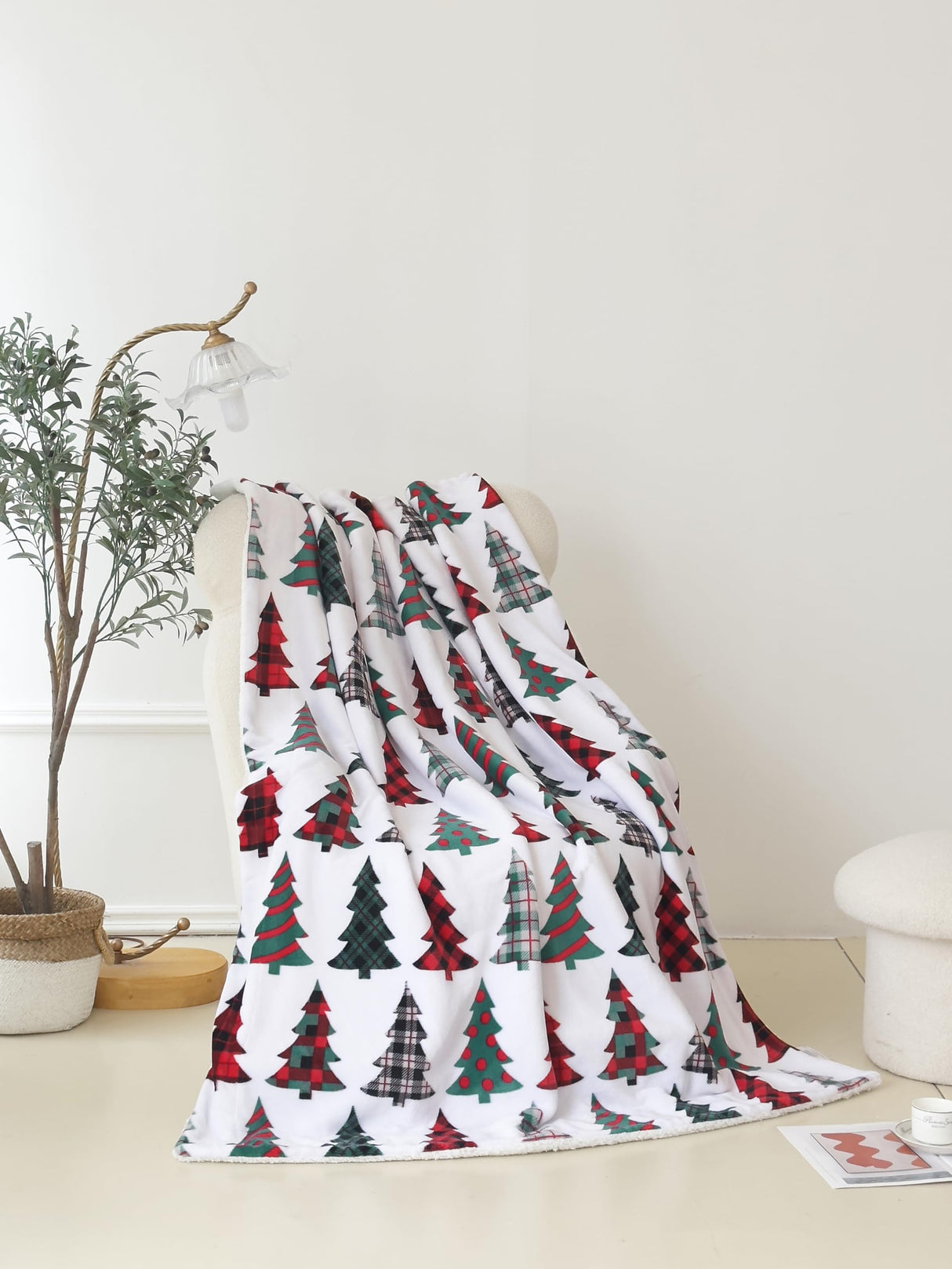 Elegant Comfort Reversible and Ultra-Plush Flannel Fleece-Winter Christmas Sherpa Throw- Lightweight Soft and Cozy-Holiday Decorative Throw, Perfect for Lounging, 50 x 60 inches, Plaid Christmas Tree Elegant Comfort