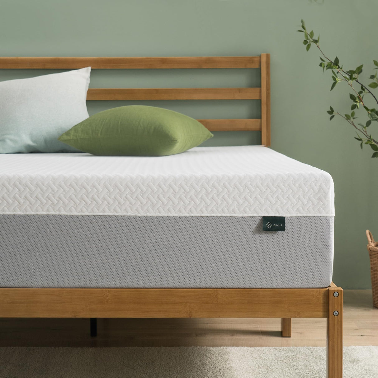 ZINUS 10 Inch Green Tea Essential Memory Foam Mattress [New Version], Queen, Fiberglass Free, Medium Feel, Breathable Airflow Memory Foam, Certified Safe Foams & Fabric, Mattress in A Box Zinus