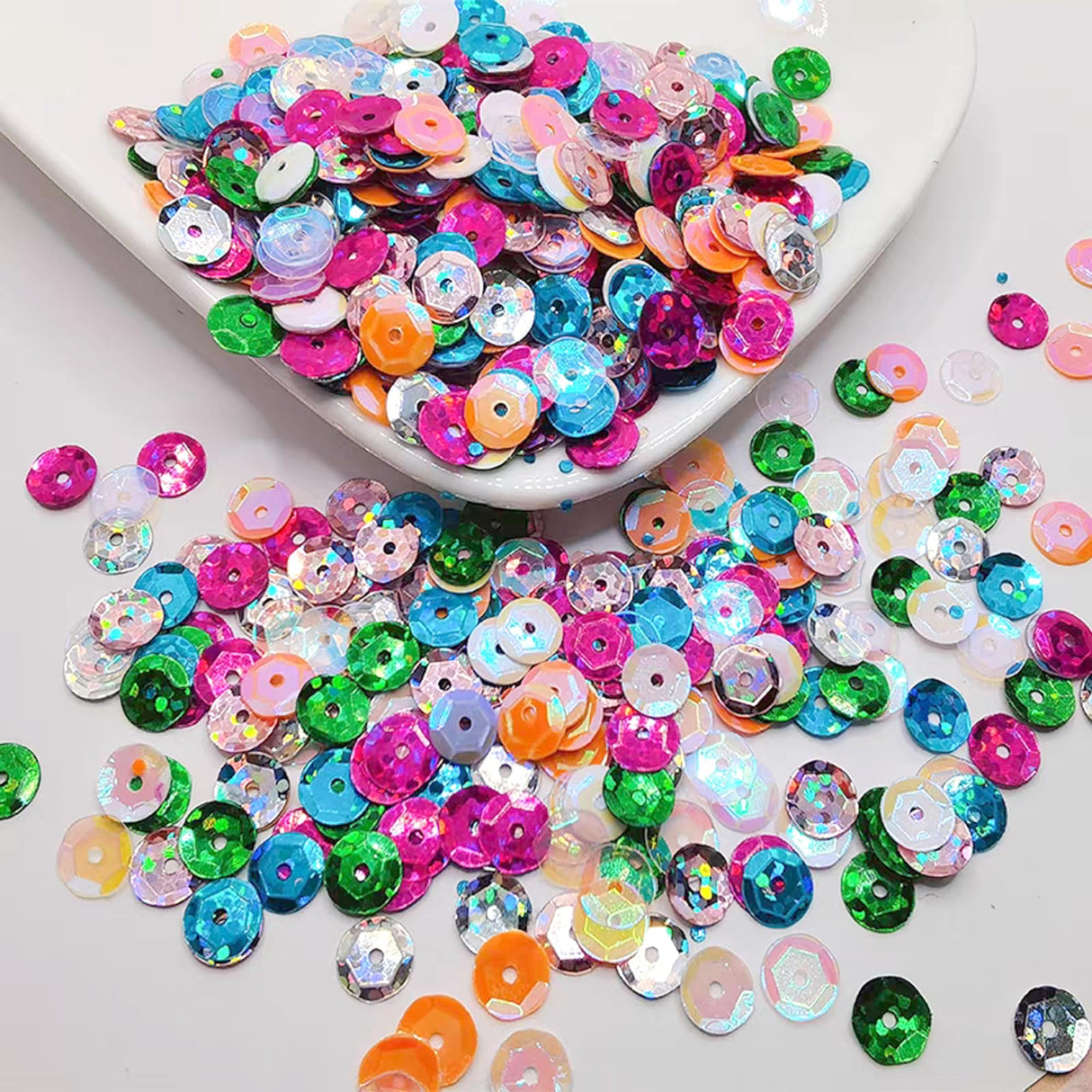 20800 Pcs 6MM Bulk Loose Sequin, 32 Colors Round Embroidery Sequins Cup Craft Sequins with Holes for DIY Sewing Making（with Storage Box） fuceury
