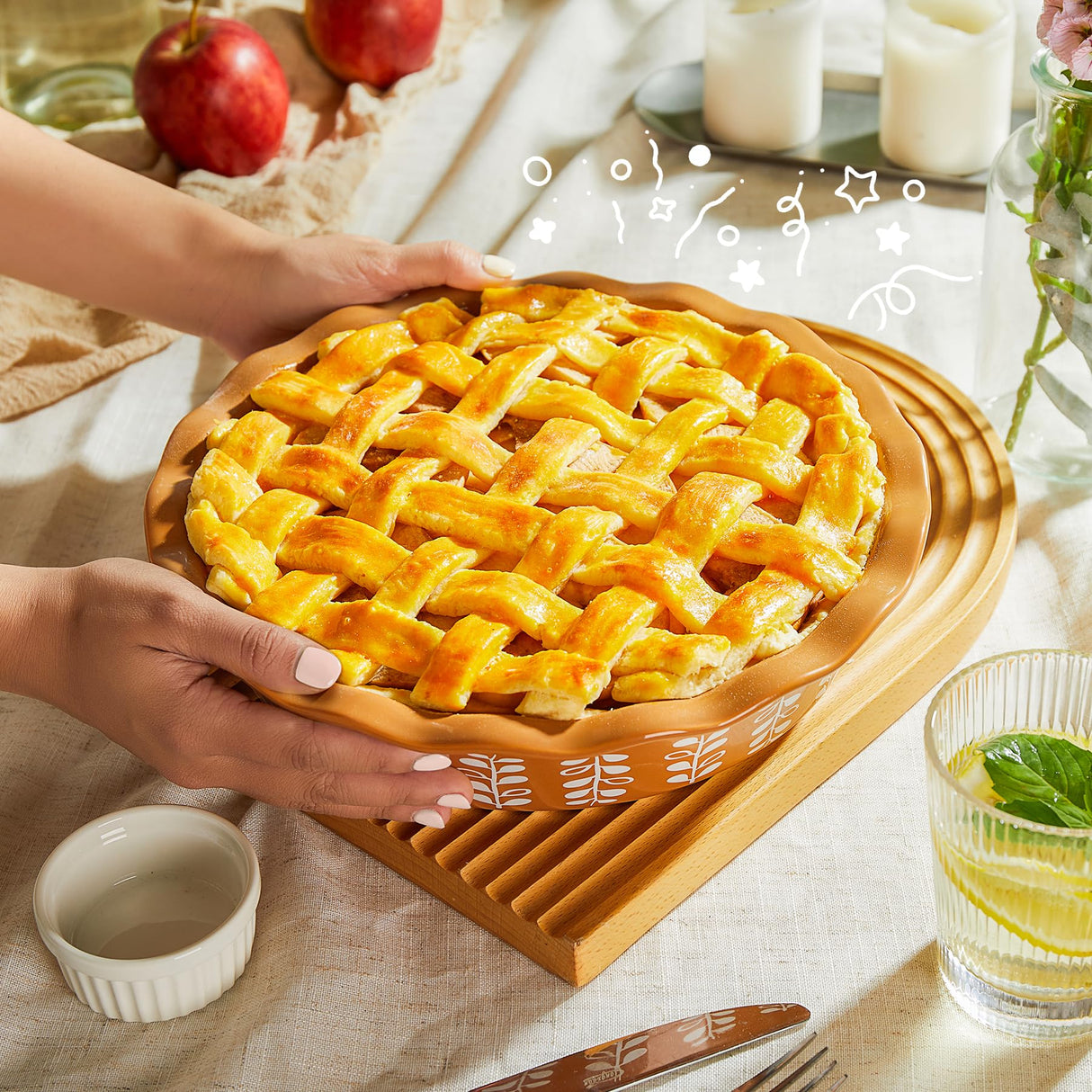 Sweese Porcelain Deep Fluted Pie Dish for Baking - 9 inch Porcelain Pie Plate for Apple, Quiche, Pot Pies, Tart - Leaf - Brown Sweese