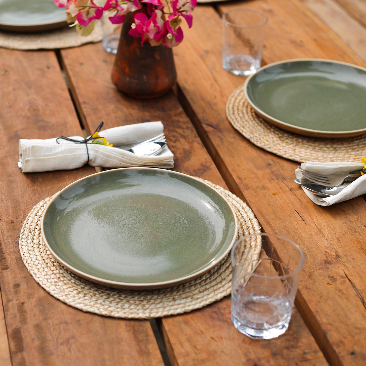 Eco Crave Jute Round Woven Placemats Set of 6, Natural 13 Inch Boho Farmhouse Rustic Hand Woven Place mat for Dining Table Decor, Wicker Chargers Heat Resistant Easy to Clean and Non-Slip Placemat Eco Crave