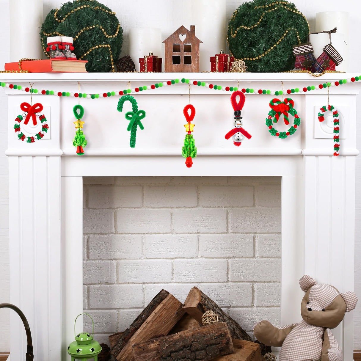 UPINS Christmas Beaded Ornament Kit, 52 Set Christmas Beaded Crafts Ornament Kit Mini Tree Snowman Candy Cane Wreath Make DIY Accessories for Hanging Wreath Cane Jewelry Making UPINS