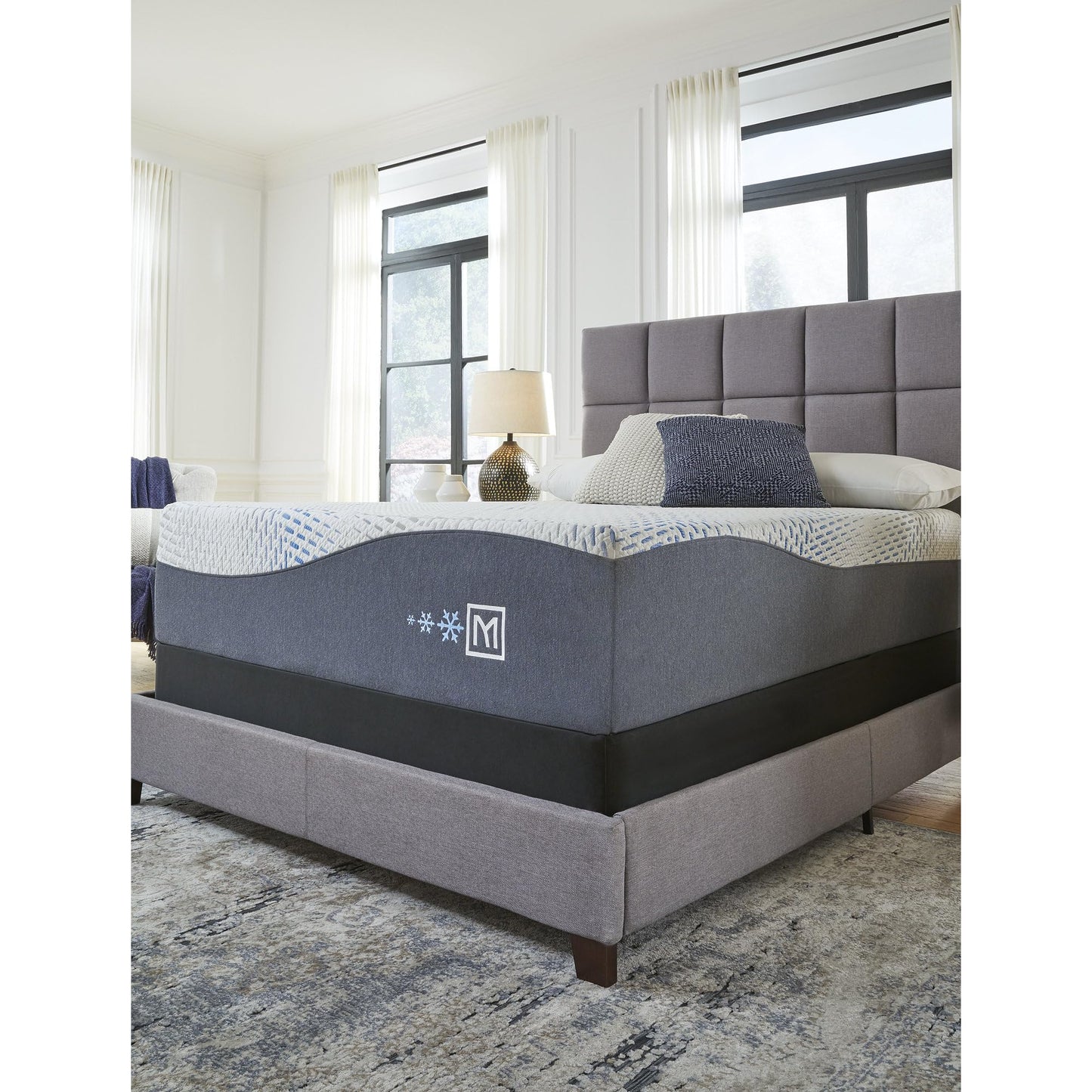 Signature Design by Ashley 10" Mattress Box Spring with Metal Foundation, California King, Black