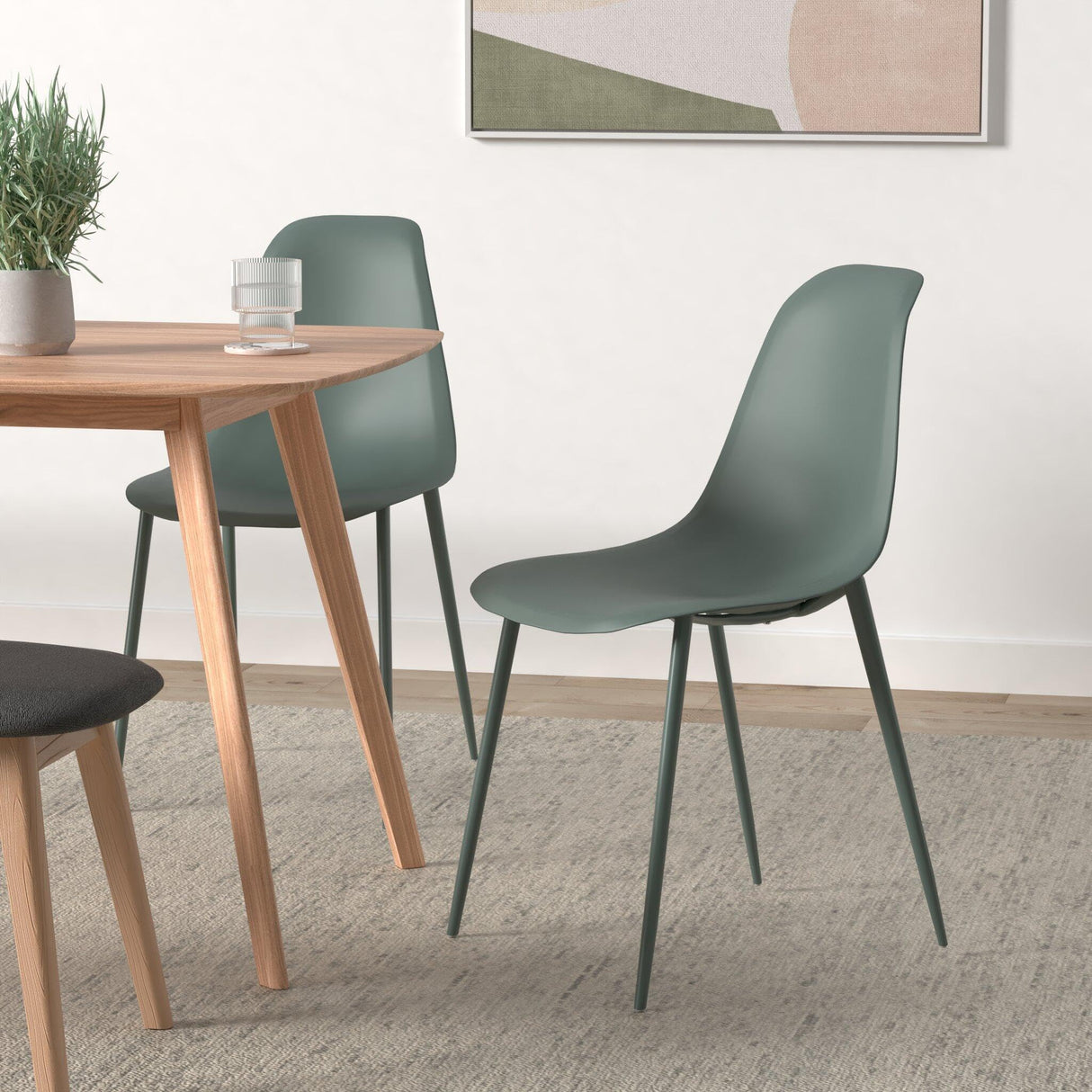 POLY & BARK Isla Modern Kitchen Chairs Set of 4 - Plastic Dining Chair with Metal Legs - Quick Assembly Simple Cafe Chairs Plastic for Indoor or Outdoor - Pistachio Green POLY & BARK