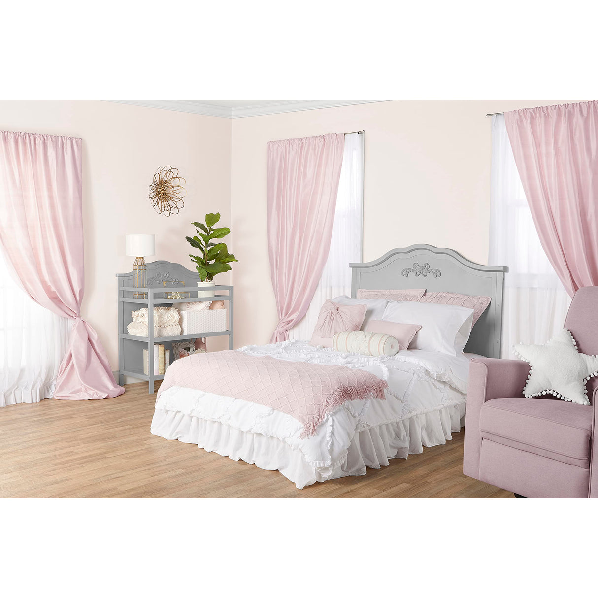 SweetPea Baby Jasmine 4-in-1 Convertible Crib Dream On Me