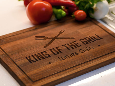 King of the Grill, Cutting Board, Personalized Cutting Boards for Men and Dad, Fathers Day, Dad's Birthday, Christmas Gift, Custom Cooking Gift, BBQ Gifts, Kitchen Gift, With Apron and Display Stand Generic