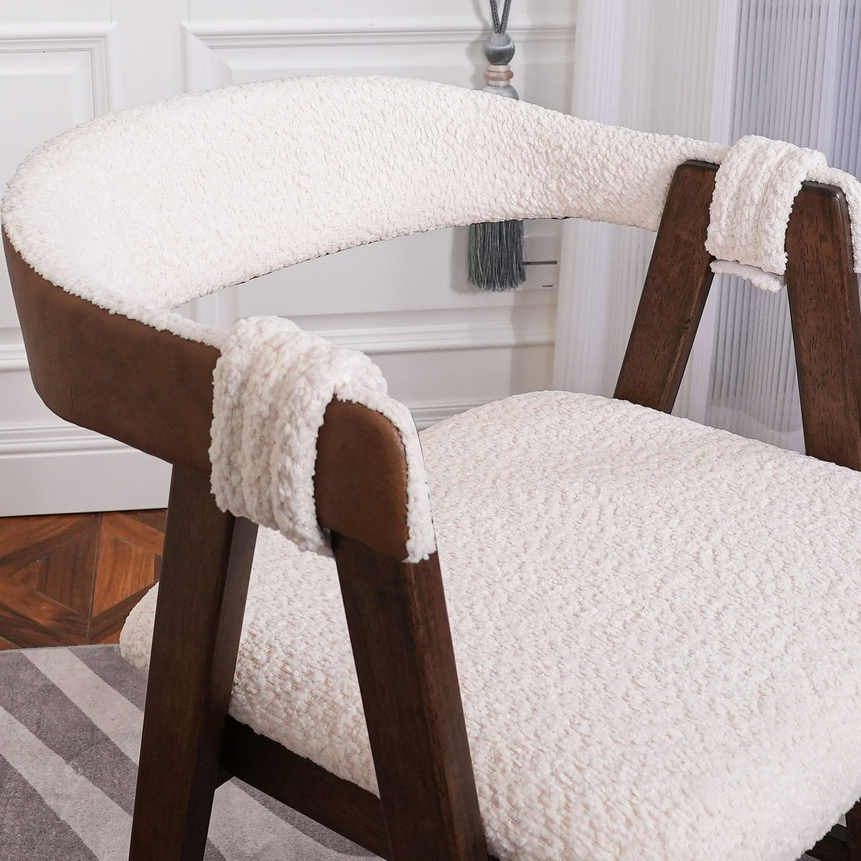 CONSDAN Dining Table Set for 4-6, Includes 1 Table & 4 Chairs, Walnut Veneer Top, Solid Wood Frame, Natural Wood Grain, Easy Assembly, Modern Design CONSDAN