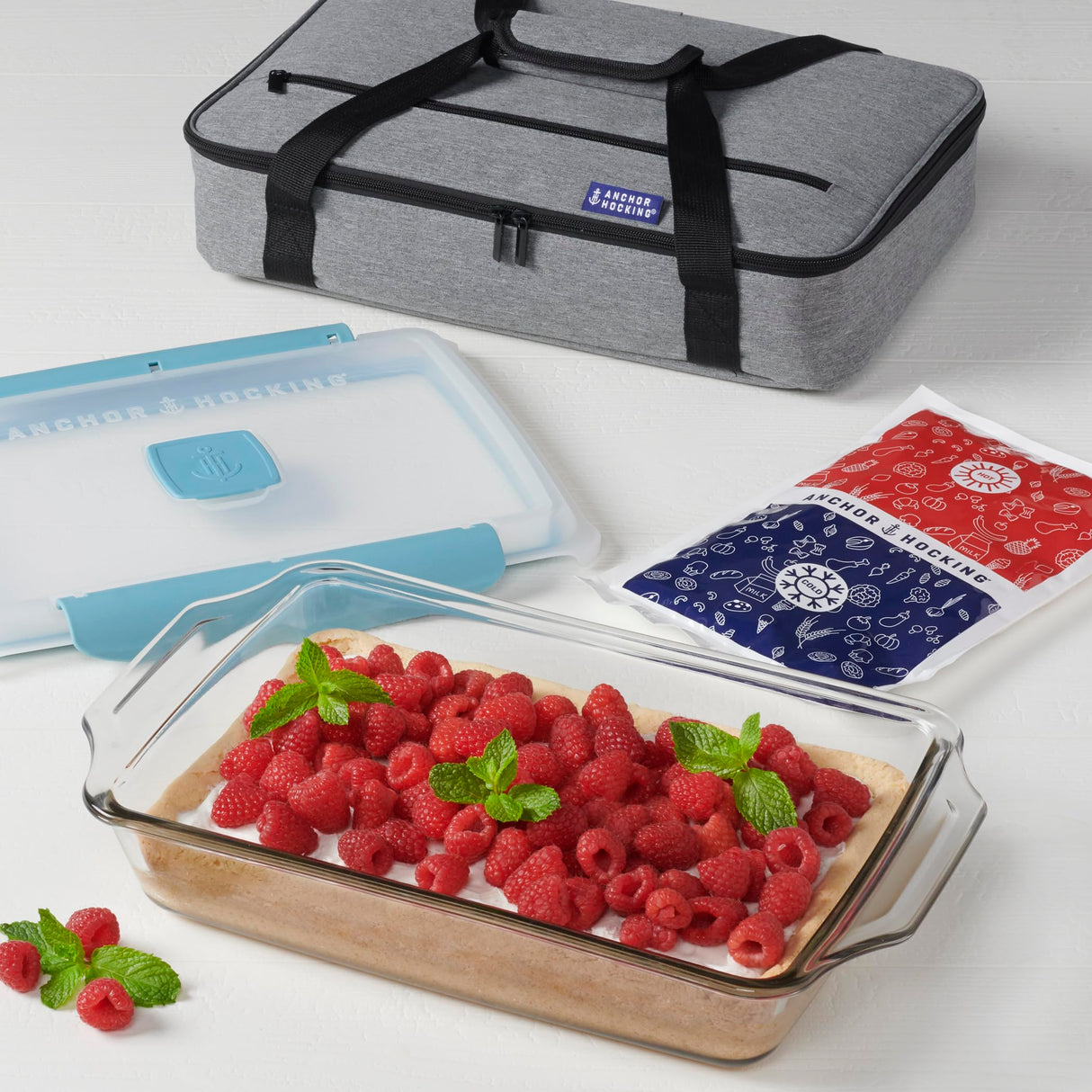 Anchor Hocking 3 Quart Glass Baking Dish with Lid, Insulated Carrier & Hot/Cold Pack Anchor Hocking