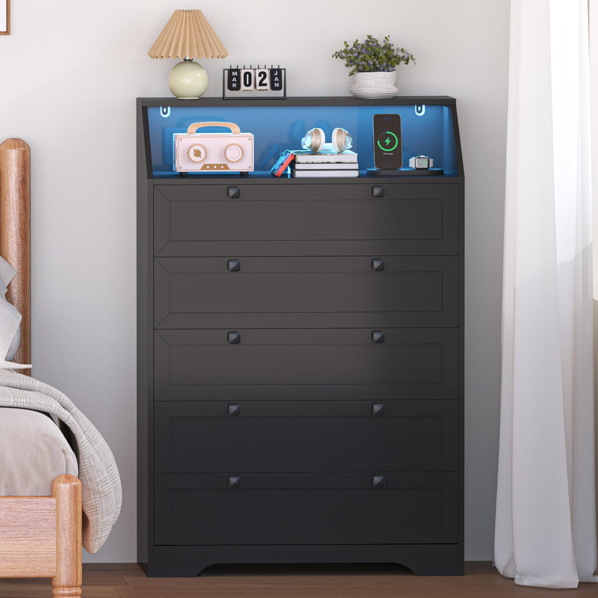 Wodeer Black Dresser Tall 5 Drawer Dresser for Bedroom, Wood Chest of Drawers with LED Lights, Charging Station, Metal Handles, Modern Storage Cabinet and Organizer Drawers for Living Room, Hallway Wodeer