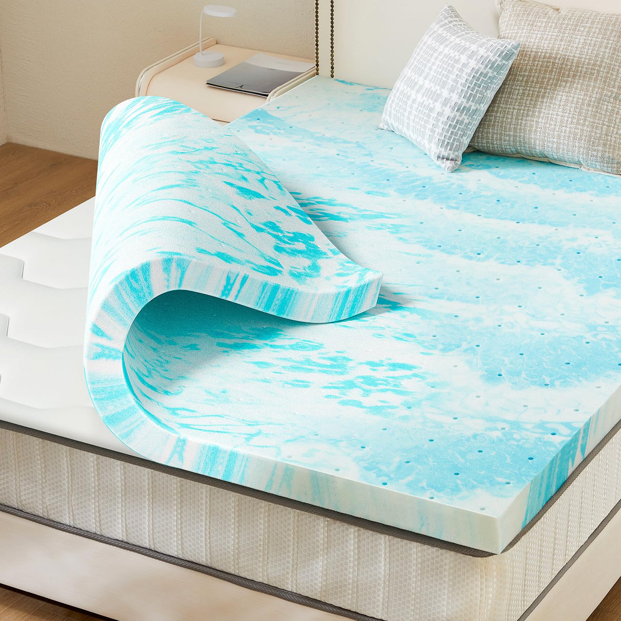 Sweetcrispy Mattress Topper King, 3 Inch Thick Memory Foam Gel Infused Cooling Toppers Pad for King Size Bed, Sleeper Sofa, RV, Camper, CertiPUR US Certified, Ventilated and Breathable Sweetcrispy