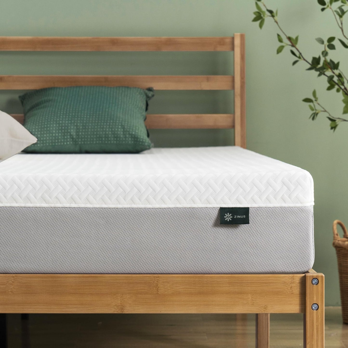 ZINUS 8 Inch Green Tea Essential Memory Foam Mattress [New Version], Queen, Fiberglass Free, Medium Feel, Breathable Airflow Memory Foam, Certified Safe Foams & Fabric, Mattress in A Box