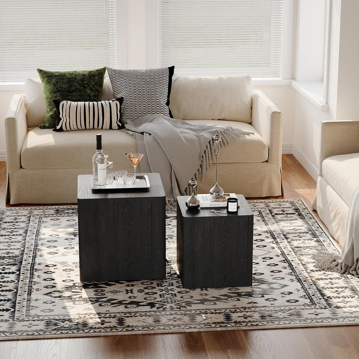 UNDUSLUY Nesting Coffee Table Set of 2, Modern Coffee Table and End Table Sets, Small Wooden Nesting Side Tables for Living Room Bedroom Apartment(Black) UNDUSLUY