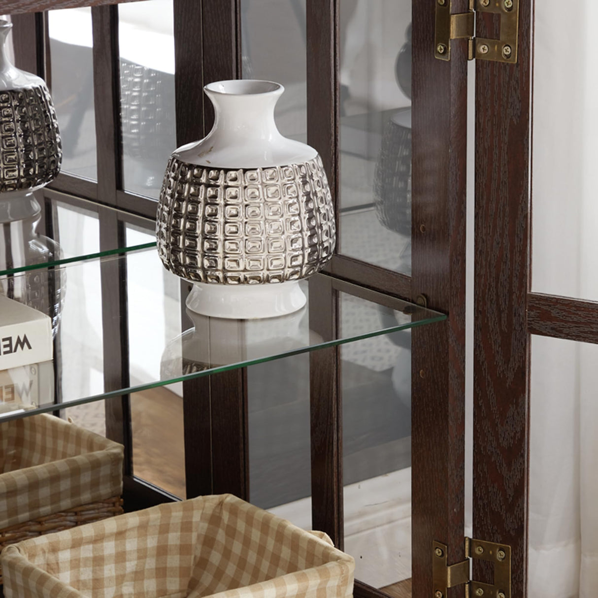 Mcltopz 2 Tiers Lighted Curio Glass Display Cabinet, 2 Lattice Doors Retro Curio Cabinet with Adjustable Shelves, Elegant Glass Display Cabinet Display Case Showcase Bookcase for Living Room (Cherry) Mcltopz