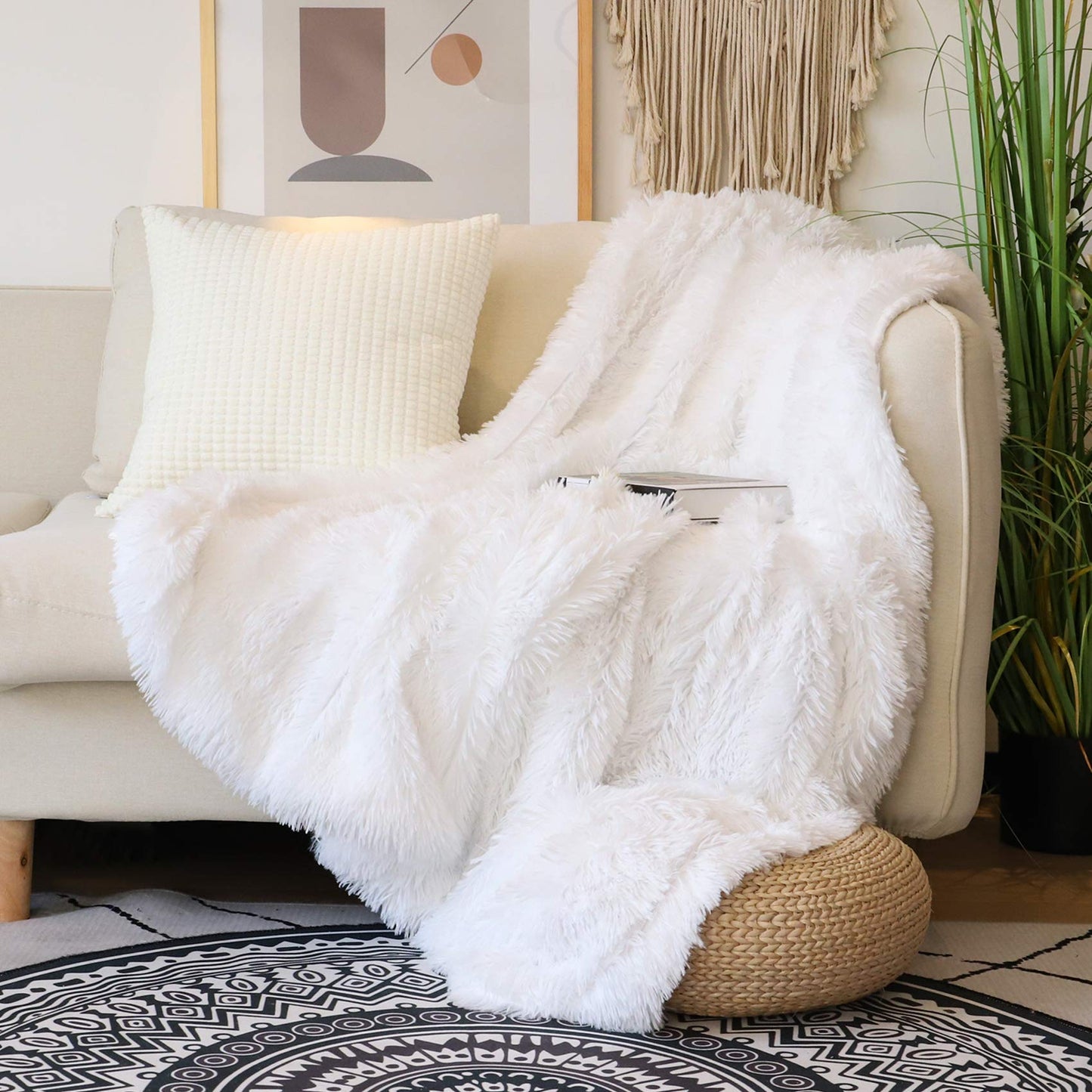 Tuddrom Decorative Extra Soft Faux Fur Throw Blanket 50" x 60",Solid Reversible Fuzzy Long Hair Shaggy Blanket,Fluffy Cozy Plush Fleece Comfy Microfiber Fur Blanket for Couch Sofa Bed,Pure White