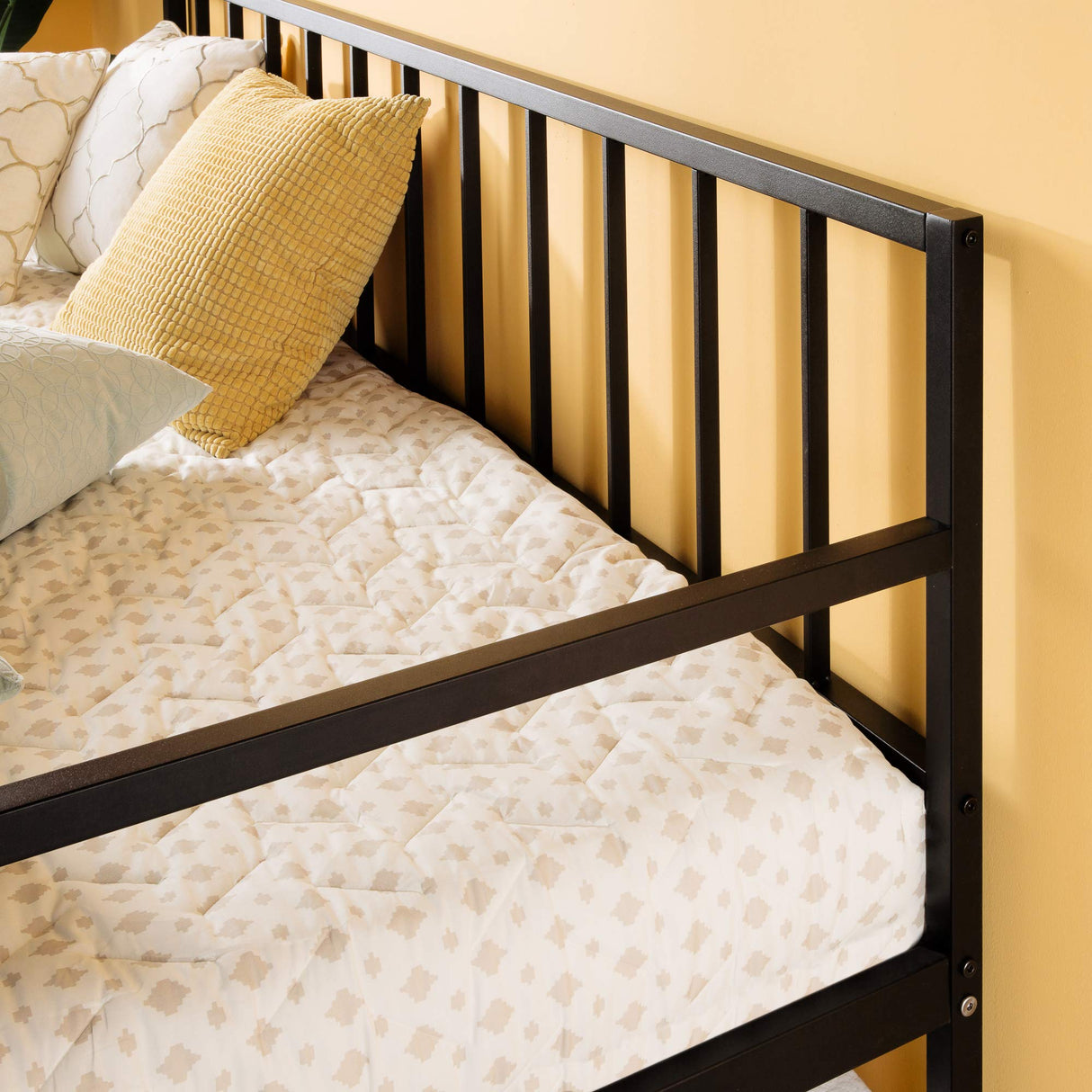 ZINUS Eden Metal Daybed with Trundle, Mattress Foundation with Steel Slat Support, Easy Assembly, Twin Zinus