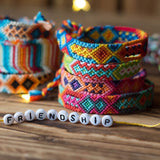 Peirich Friendship Bracelet Making Beads Kit, Letter Beads,22 Multi-Color Embroidery Floss Over 1900 pcs A-Z Alphabet Beads Beads Bracelets String Kit for Jewelry Making Christmas Birthday Gifts Peirich