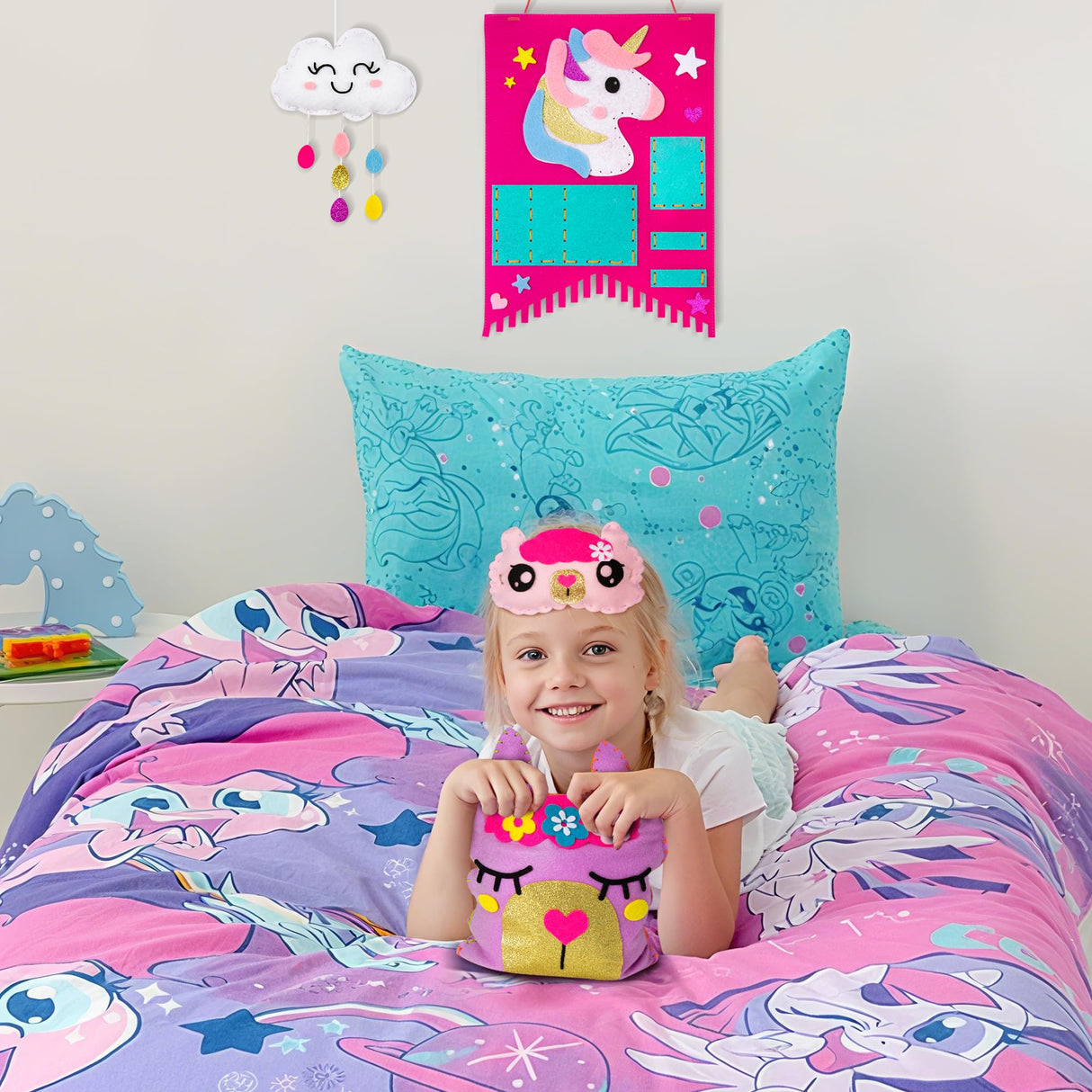 Flying Childhood Soft Felt Sewing Kit for Kids Arts & Crafts, 6 Easy DIY Stuffed Animal Dolls and Plush Pillow, Instructions, Gifts for Girls 6-12, Embroidery Kit for Learn Sew Flying Childhood