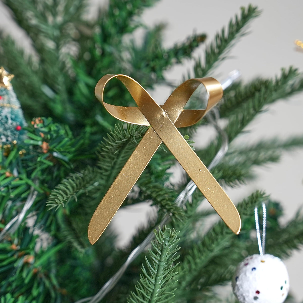 FESTGLOX Metal Bows for Christmas Tree, 12Pcs Gold Bow Ornaments with Clip for Xmas Tree Topper, Wreaths, Garland Decor, Elegant Festive Decoration FESTGLOX