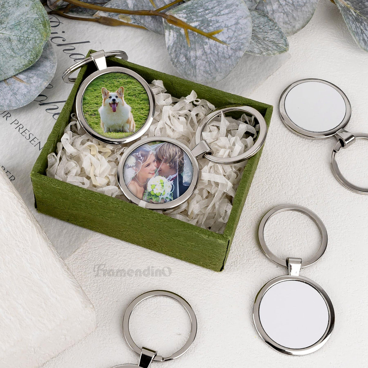 Framendino, 10 Pack Sublimation Keychains Blanks Metal Heat Transfer Round Press Keychain for DIY Crafts Photo Framendino