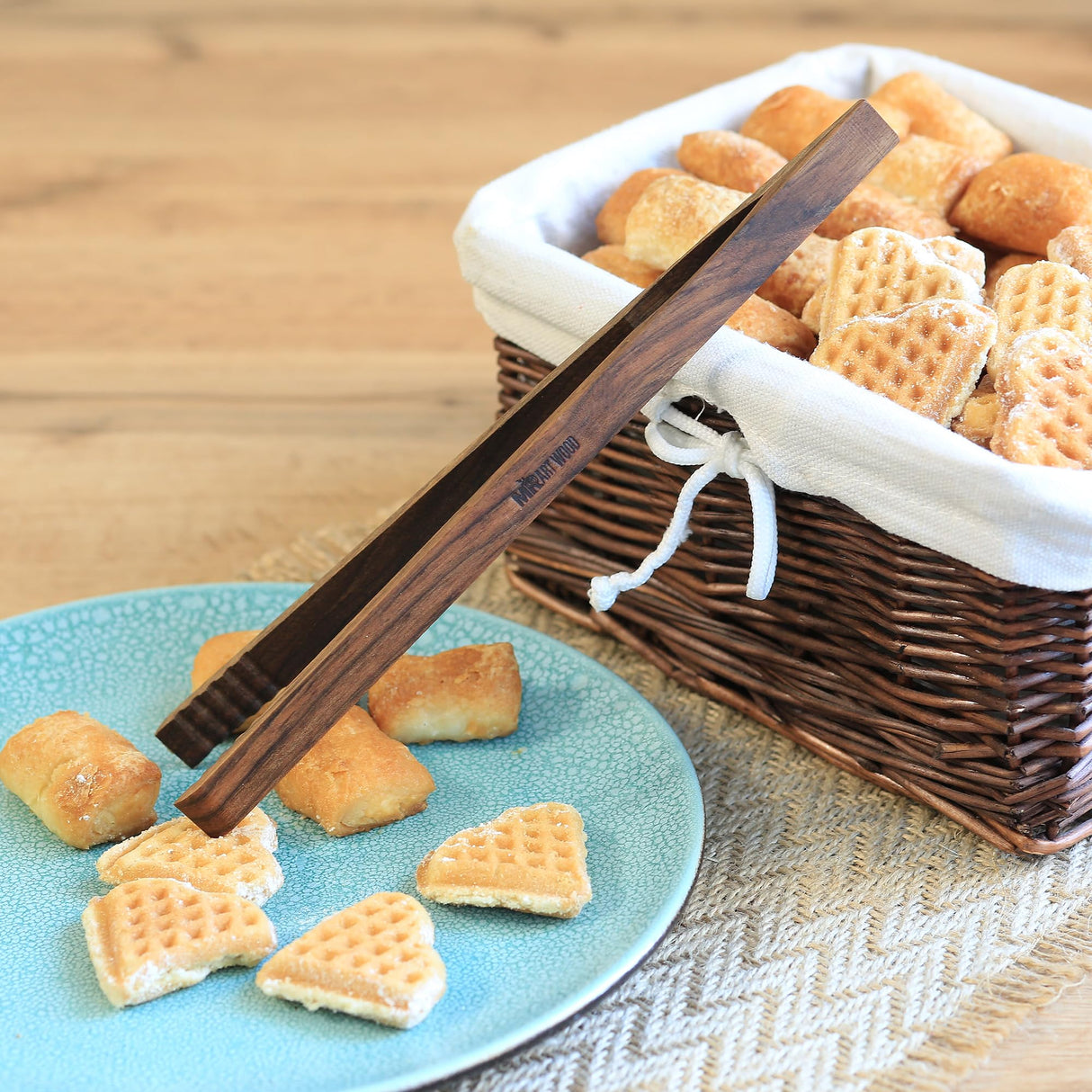 Mr.Art Ash Wood Toaster Kitchen Tongs (4-Pack), 10" Length - Ultra Grip, Ideal for Toast, Fruits, Bread & Pickles - Made in Europe (Walnut) Mr.Art Wood