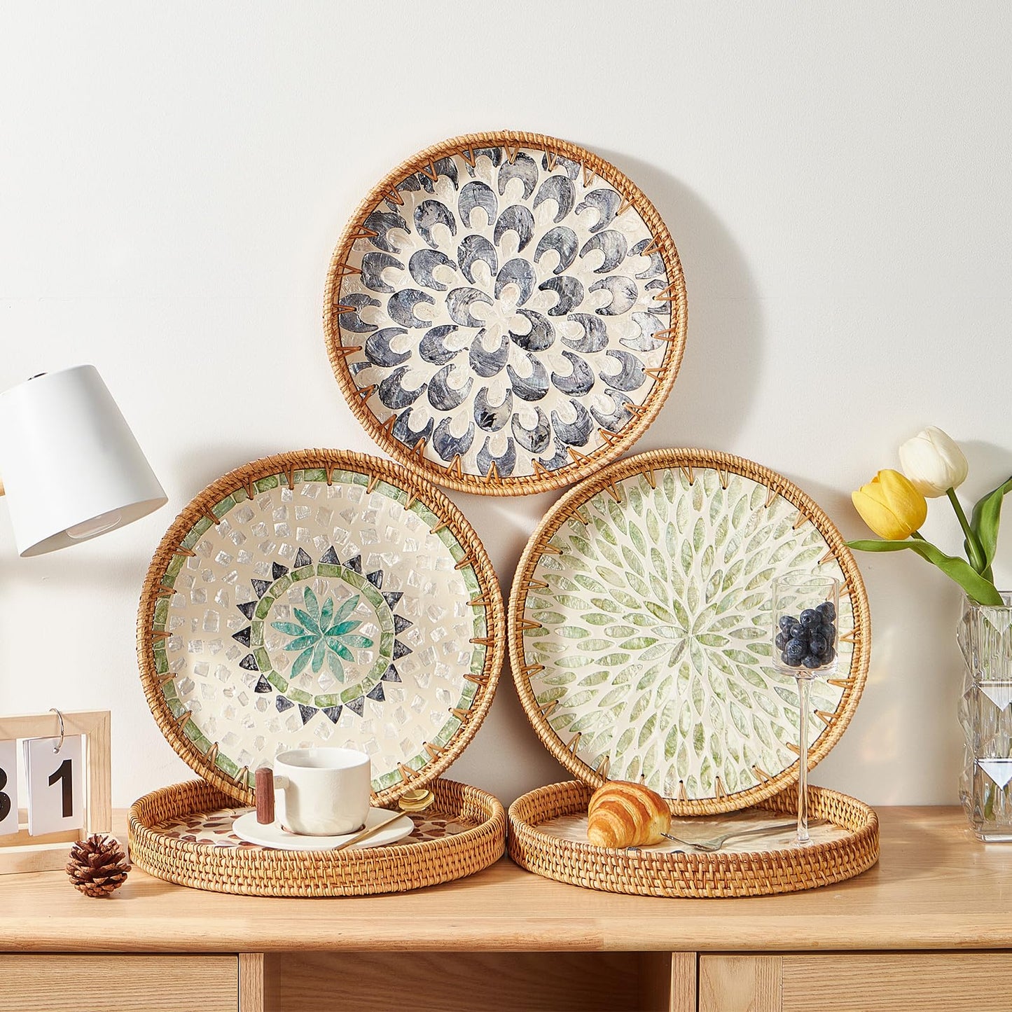 Round Rattan Tray with Mother of Pearl Inlay, Rattan Serving Tray with Wooden Base, Decorative Wicker Basket for Table Decor, Storage and Display of Coffee Bread Food Fruit (Leaf)